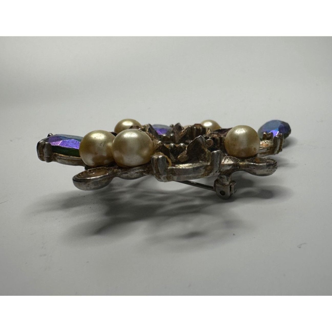 Other Women's Vintage Gold Tone Brooch Pin with Gems and Faux Pear Size ONE SIZE - 4 Thumbnail
