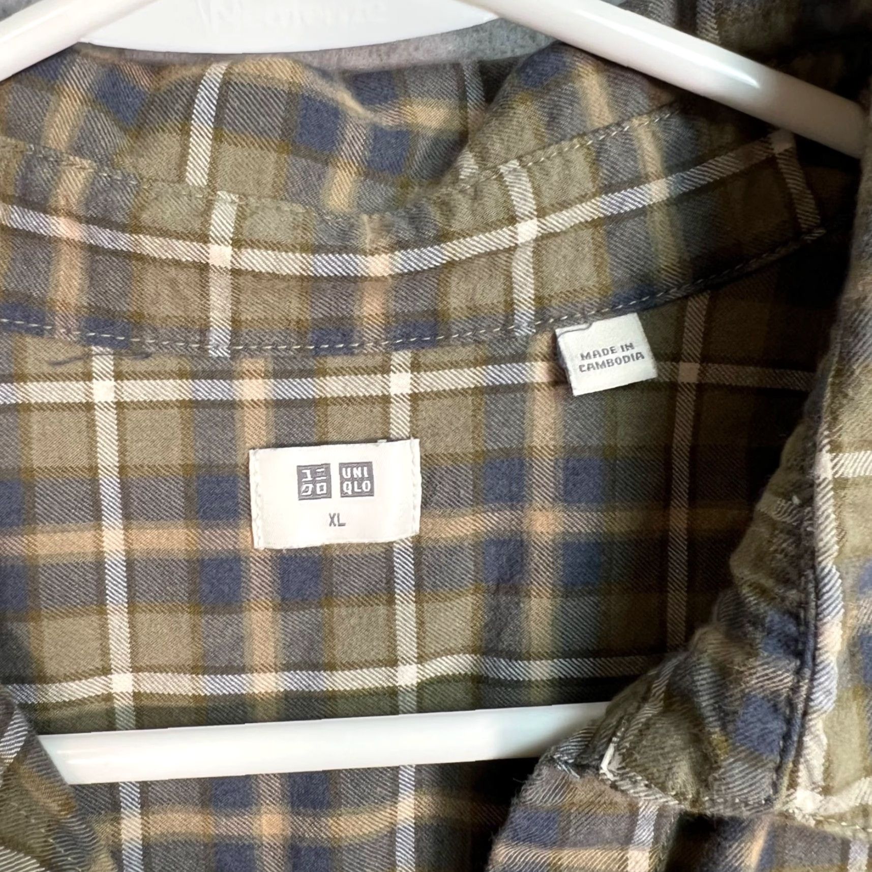 Uniqlo Uniqlo Womens XL Brown Plaid Button-Up Shirt Long Sleeve Size XL / US 12-14 / IT 48-50 - 3 Thumbnail