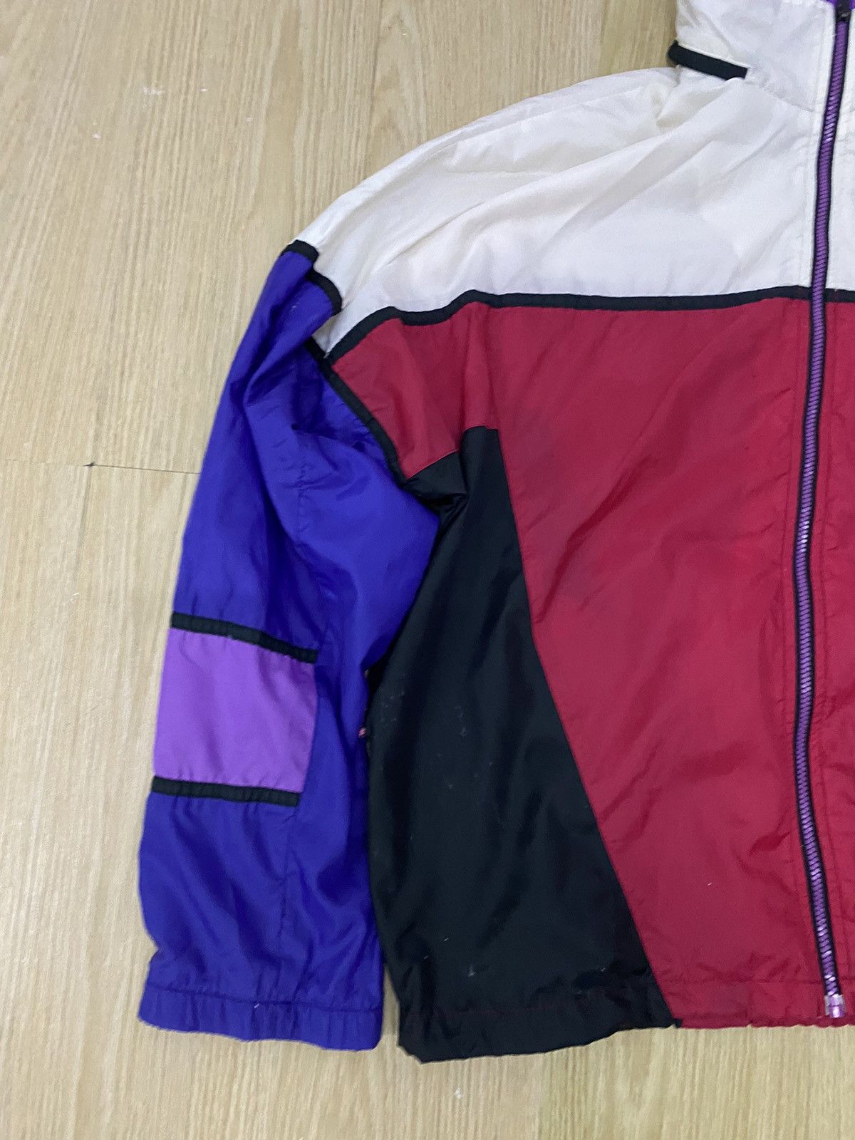 Nike Vintage Nike 90’ colour block nylon light jacket Size US M / EU 48-50 / 2 - 3 Thumbnail