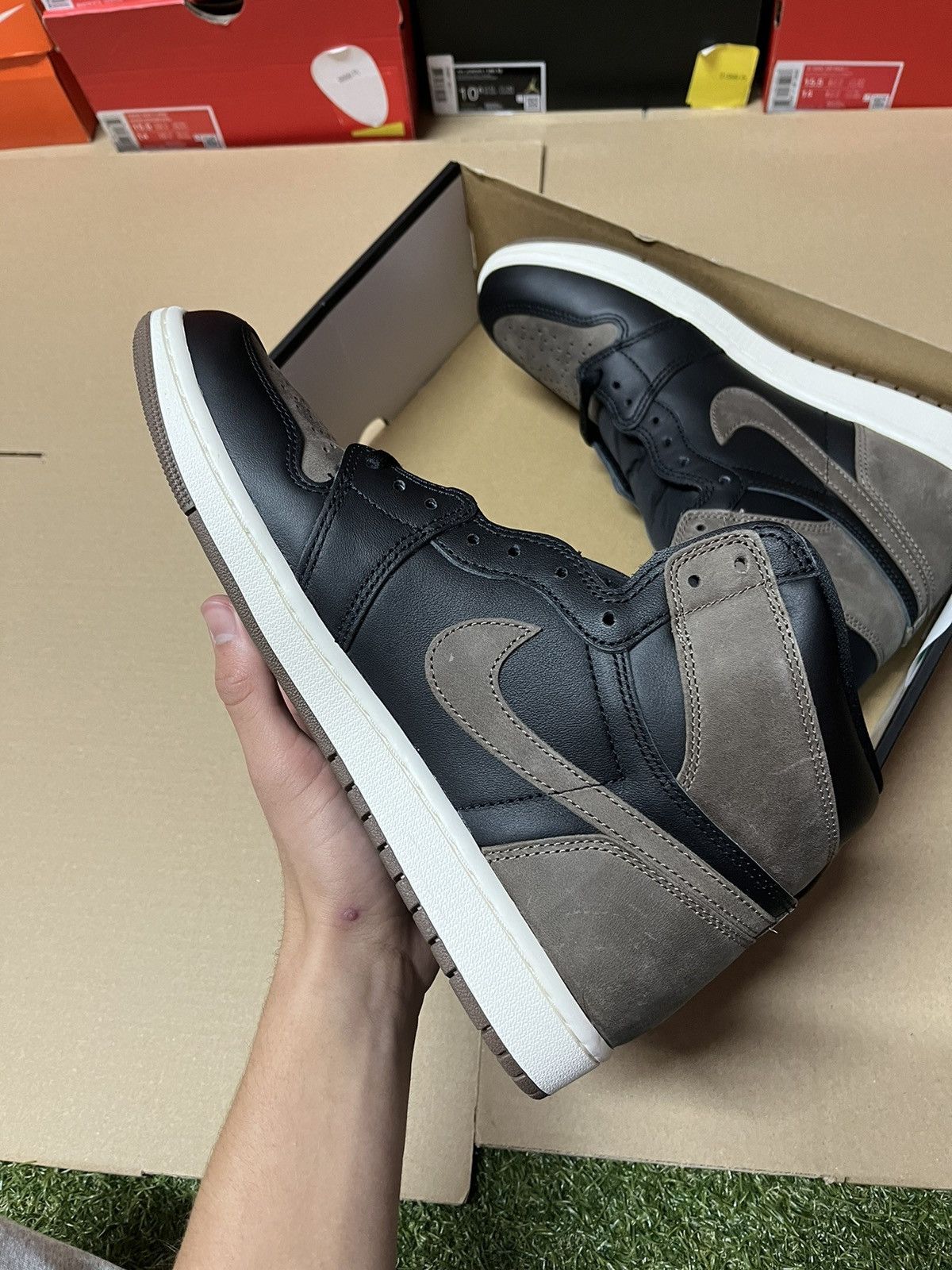 Nike Jordan 1 high og palomino Size US 10.5 / EU 43-44 - 3 Thumbnail
