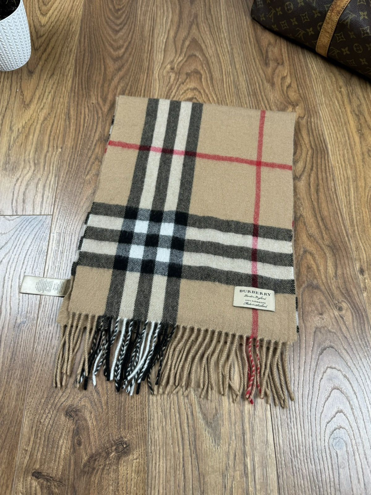 Burberry Vintage cashmere scarf Burberry’s 90s original luxury item Size ONE SIZE - 1 Thumbnail