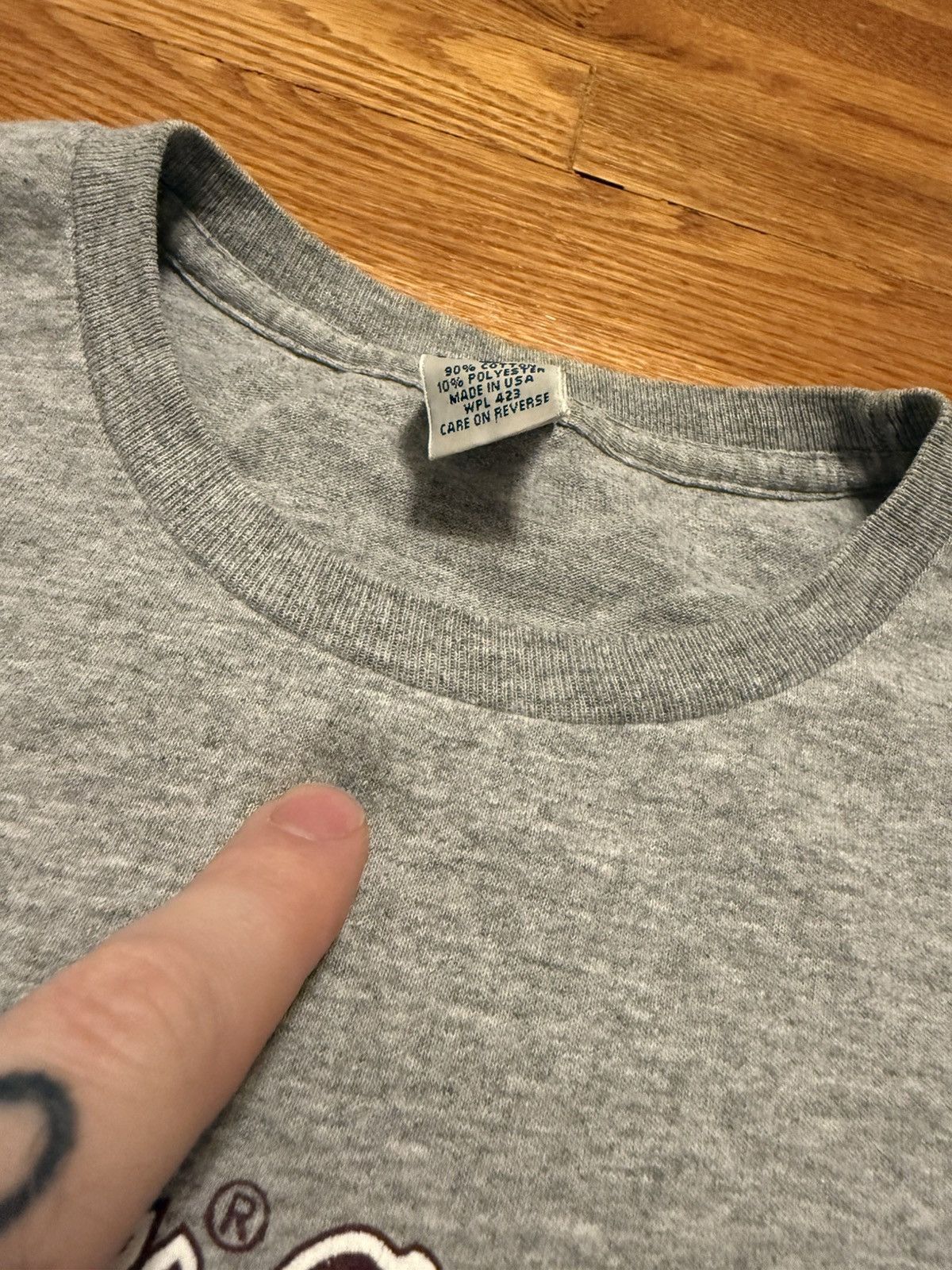 Levi's Vintage Clothing Vintage 90s Levi’s Womans Cropped 18x20 Baby Tee T Shirt Size M / US 6-8 / IT 42-44 - 7 Thumbnail
