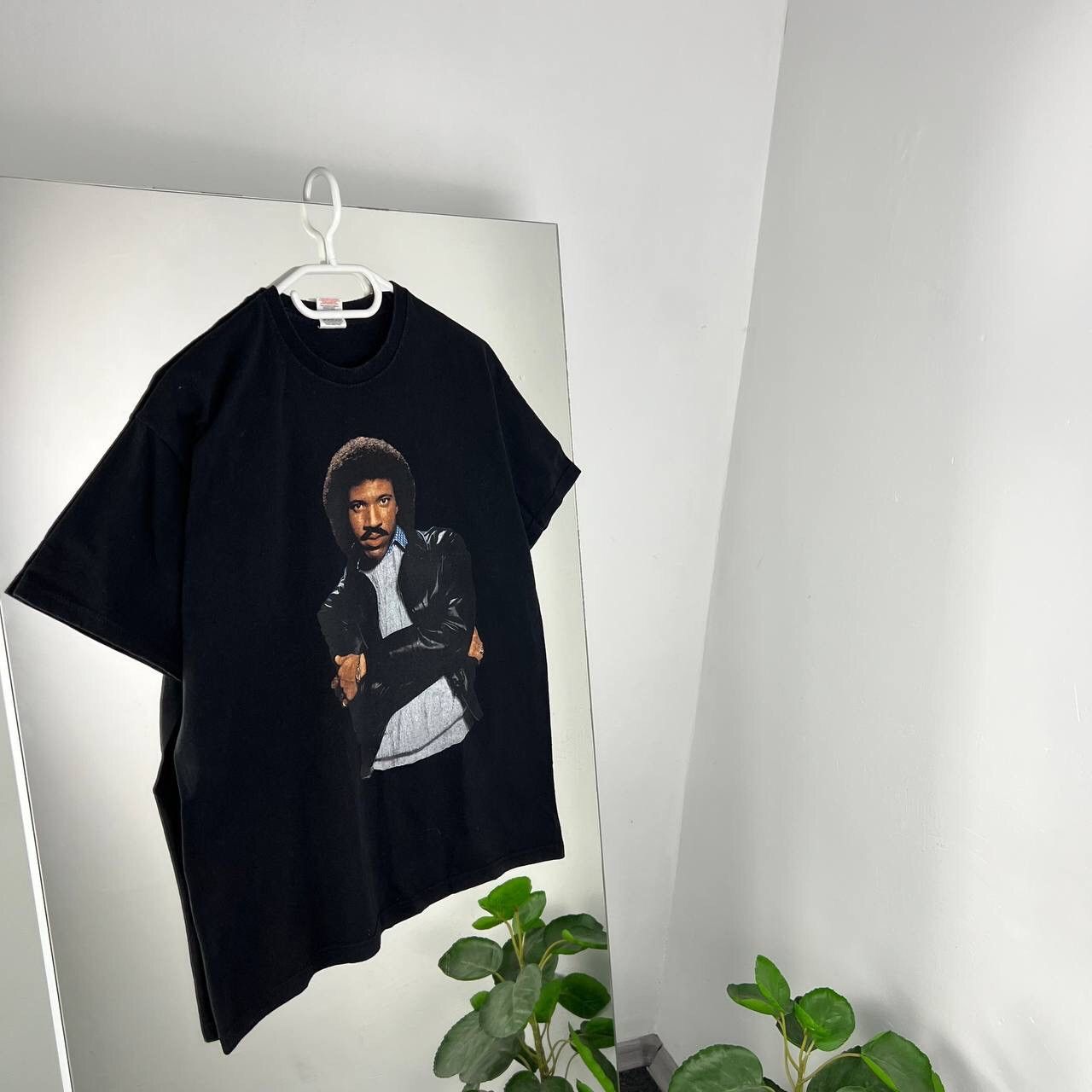 Band Tees Vintage Lionel Richie All Night Long T-shirt Lenny Kravitz Size US M / EU 48-50 / 2 - 1 Thumbnail