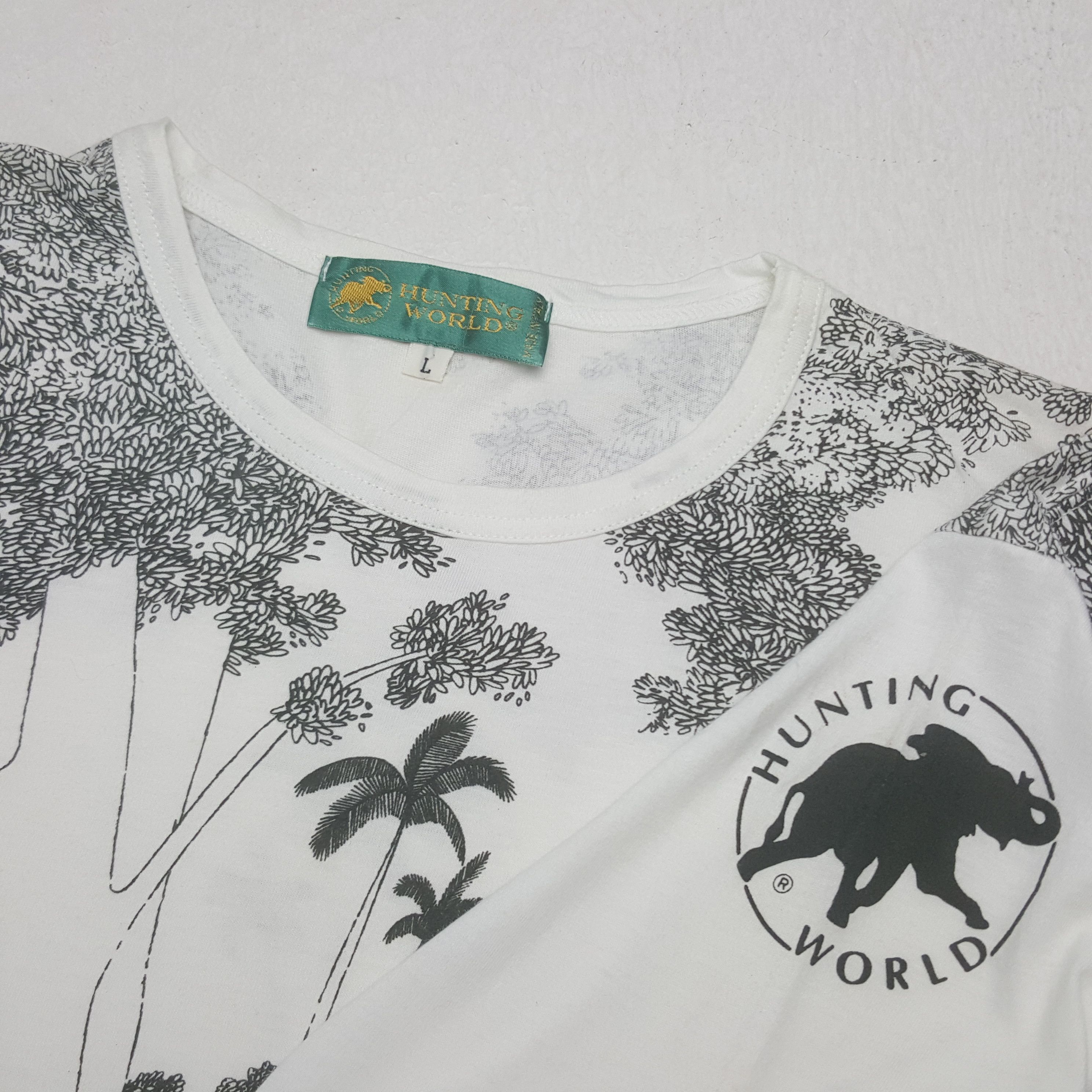 Japanese Brand Vintage Hunting World Japanese Brand Art Tshirt RR17 Size US M / EU 48-50 / 2 - 5 Thumbnail