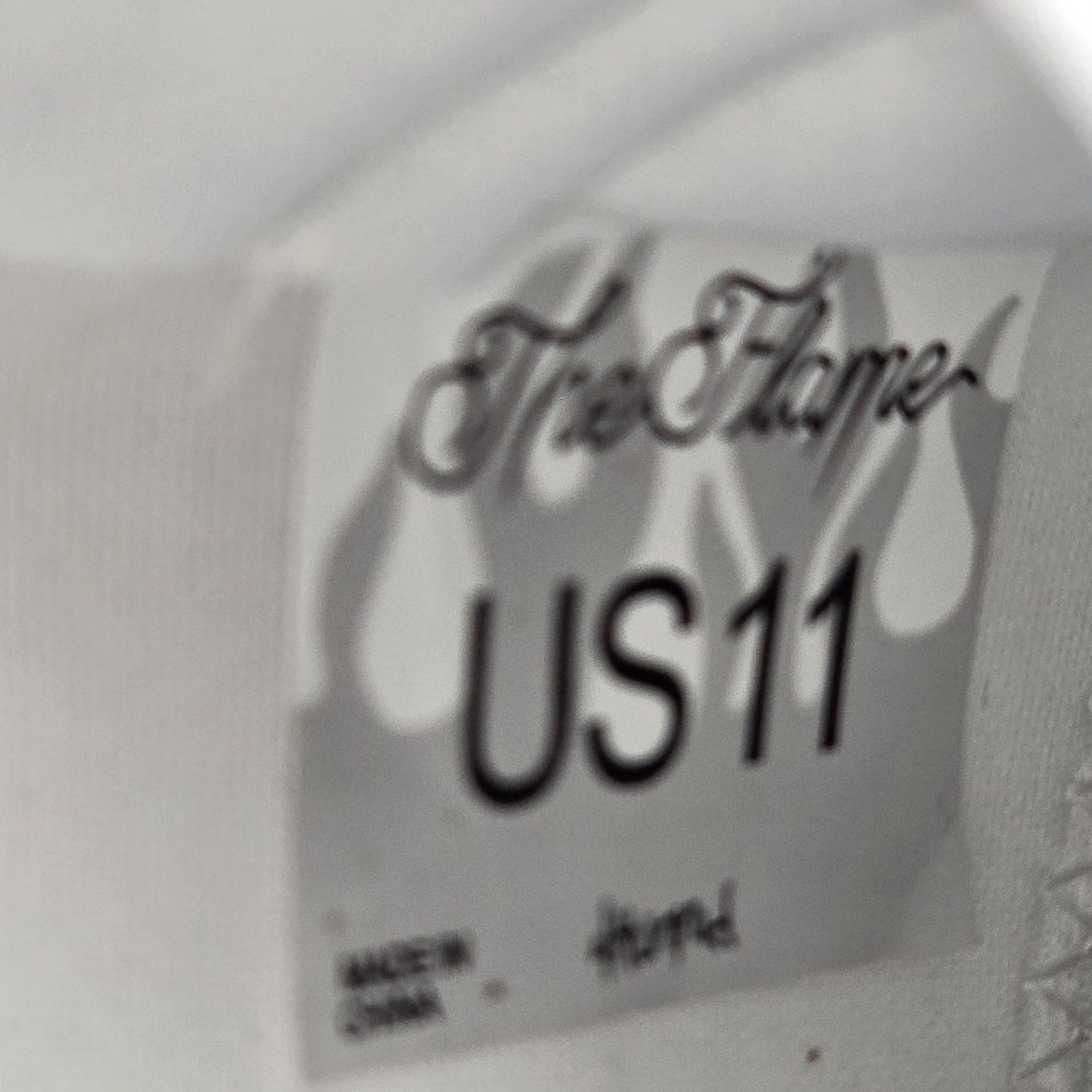 Vintage YG 4 Hunnid The Flame Sneakers Mens Size 11 White Red Leather Low Top Sneaker New Size US L / EU 52-54 / 3 - 6 Thumbnail