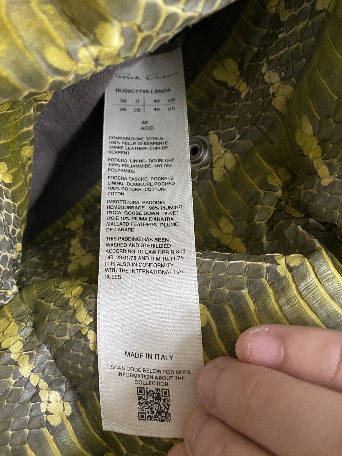Rick Owens Rick Owens FW23 SEALED VEST PYTHON SNAKESKIN Size US L / EU 52-54 / 3 - 22 Thumbnail