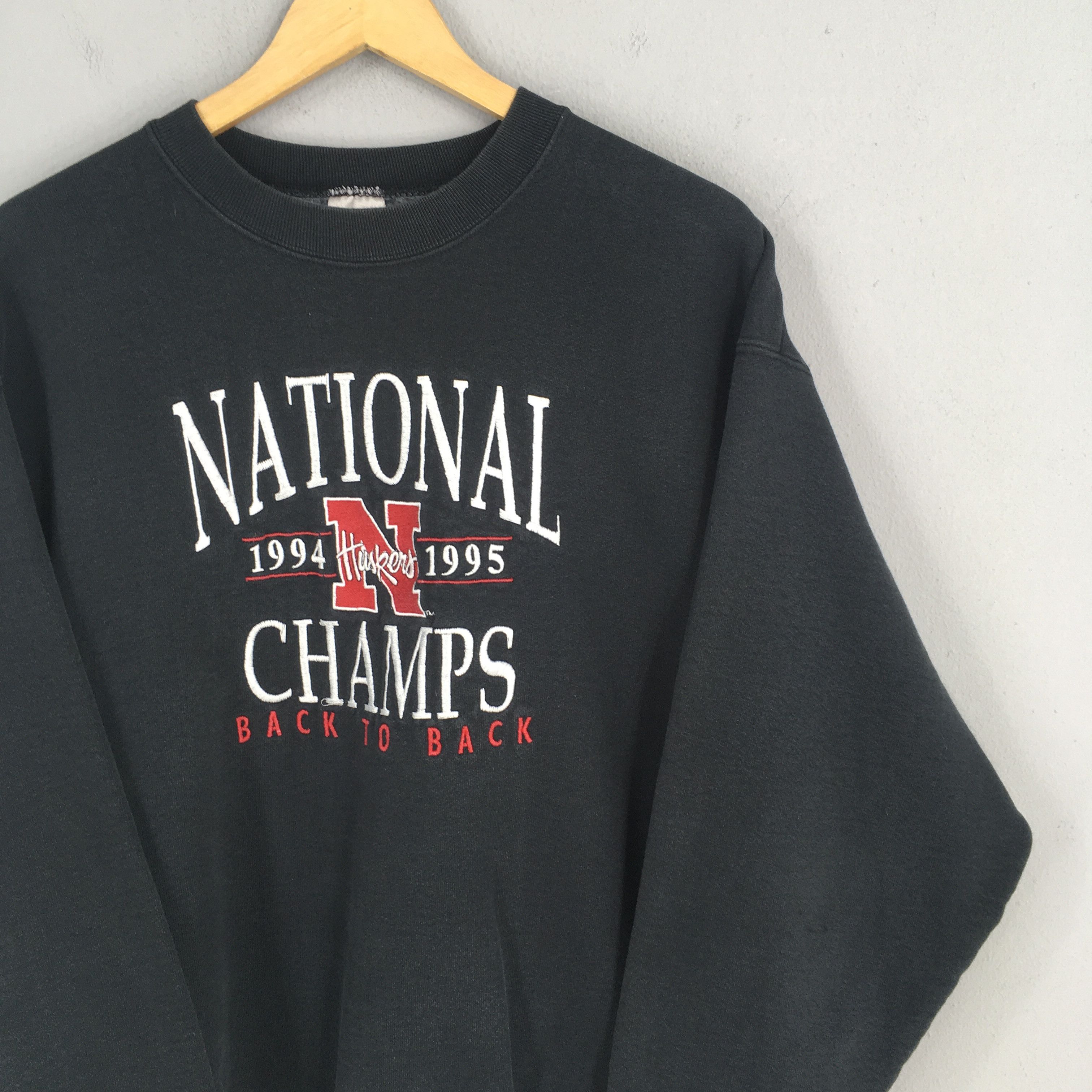Other Vintage Nebraska Huskers Football Sweatshirt Large Size US L / EU 52-54 / 3 - 2 Thumbnail