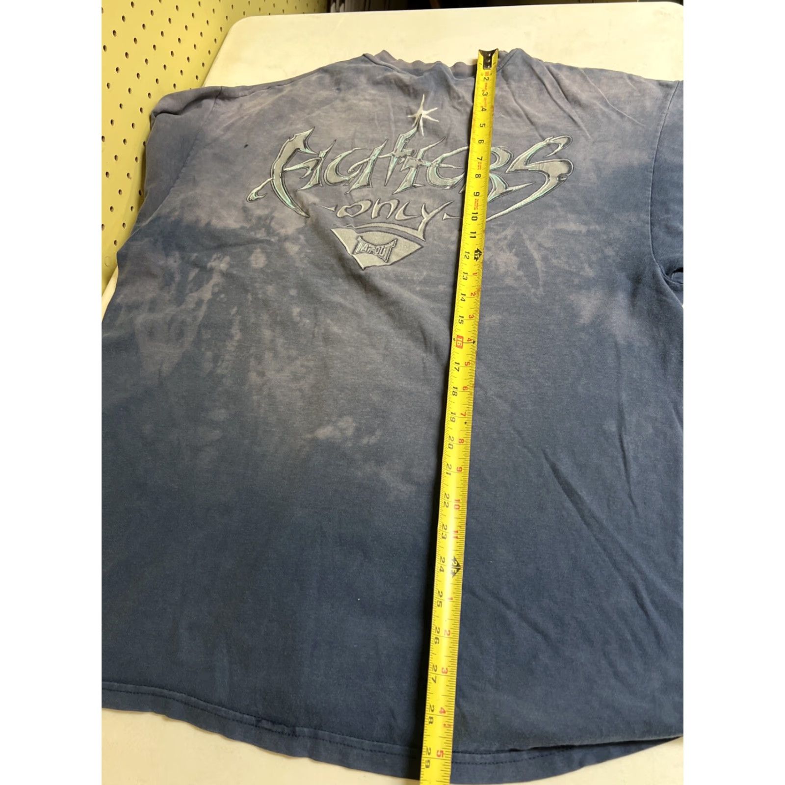 Hanes VINTAGE Tapout T-Shirt XL Blue Grunge 90s MMA Fighters Only Hanes Crew Neck Short Sleeve Graphic Print Mens 2000s Distressed Cotton Size US XL / EU 56 / 4 - 3 Thumbnail
