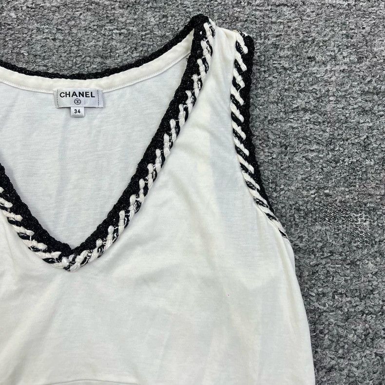 Chanel Chanel White neckline silver silk-trimmed vest Size XS / US 0-2 / IT 36-38 - 5 Thumbnail