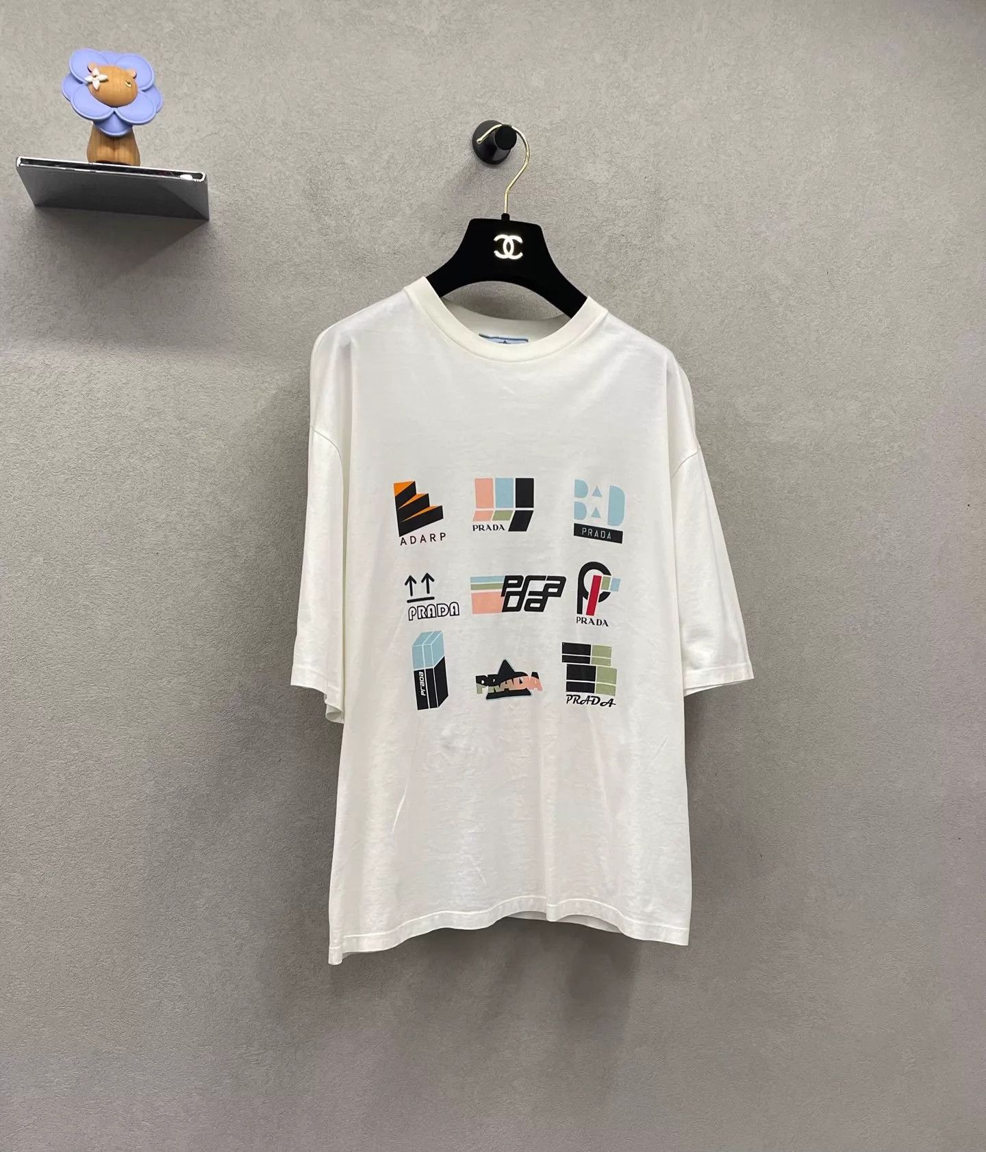 Prada Prada 9-Square White Short Sleeve T-Shirt XS Size US XS / EU 42 / 0 - 3 Thumbnail