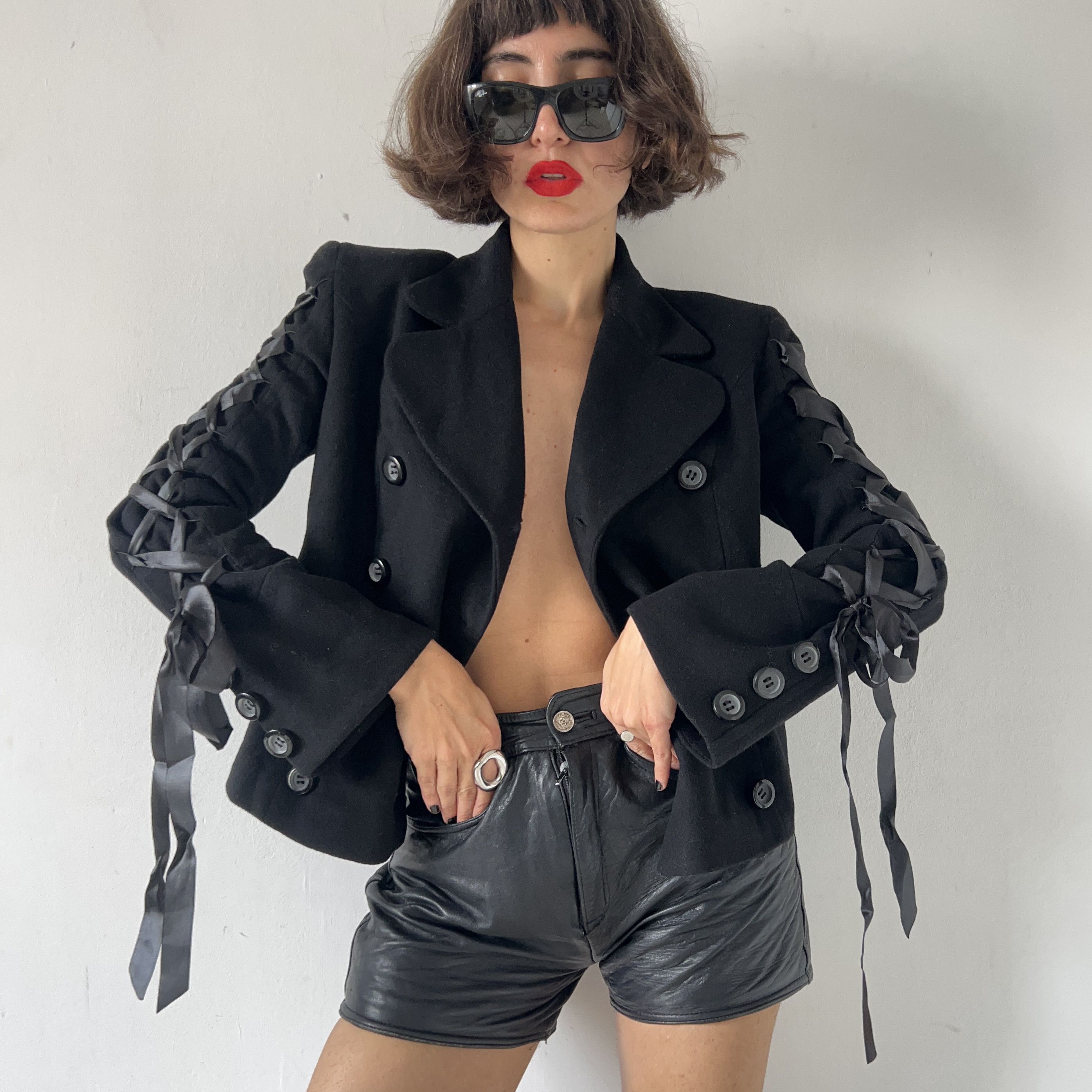 Vintage Cahsmere and wool black laced up blazer Size M / US 6-8 / IT 42-44 - 3 Thumbnail
