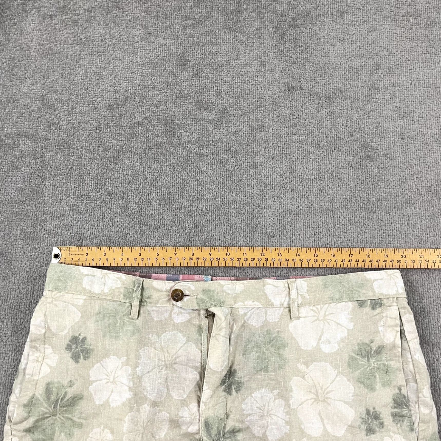 Tommy Bahama Tommy Bahama Reversible Shorts Mens 38 / 9.5 Floral MultiColor Plaid Linen Beach Size US 38 / EU 54 - 6 Thumbnail