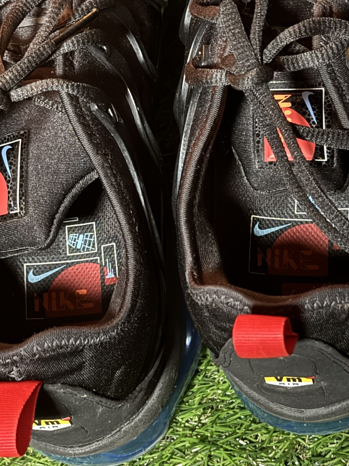 Nike Nike Vapormax Plus Black Red Blue Size US 11.5 / EU 44-45 - 4 Thumbnail
