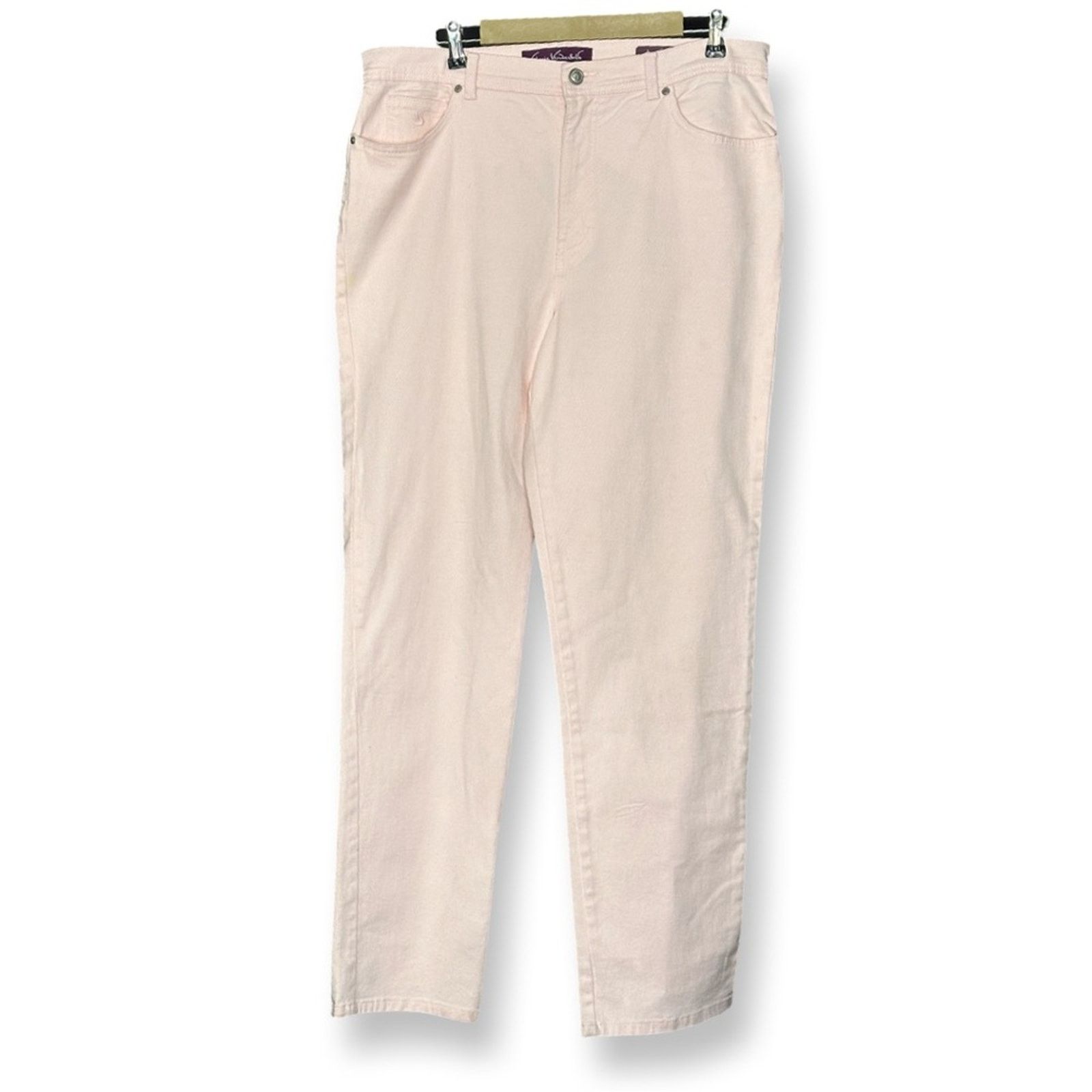 Gloria Vanderbilt Gloria Vanderbilt Amanda High Rise Tapered Jean Wispy Pink Size 38" / US 16 / IT 52 - 3 Thumbnail