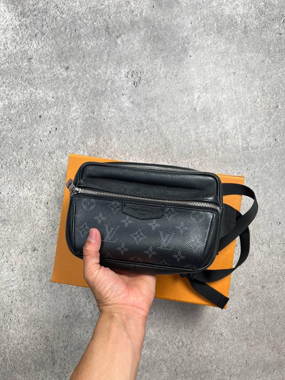 Louis Vuitton Louis Vuitton Outdoor Bumbag Size ONE SIZE - 2 Thumbnail