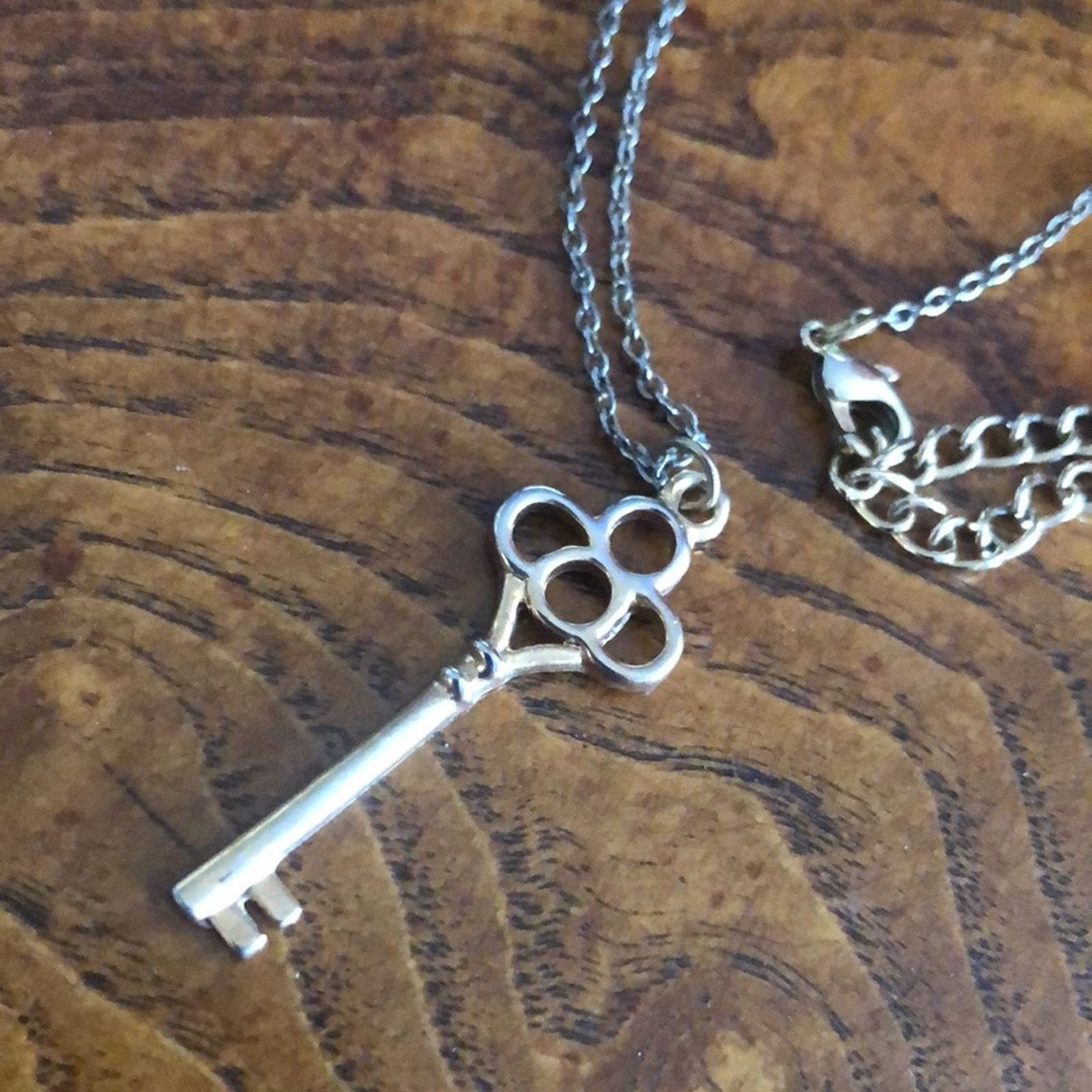 Jewelry Icing gold plated skeleton key pendant on chain necklace Size ONE SIZE - 2 Thumbnail