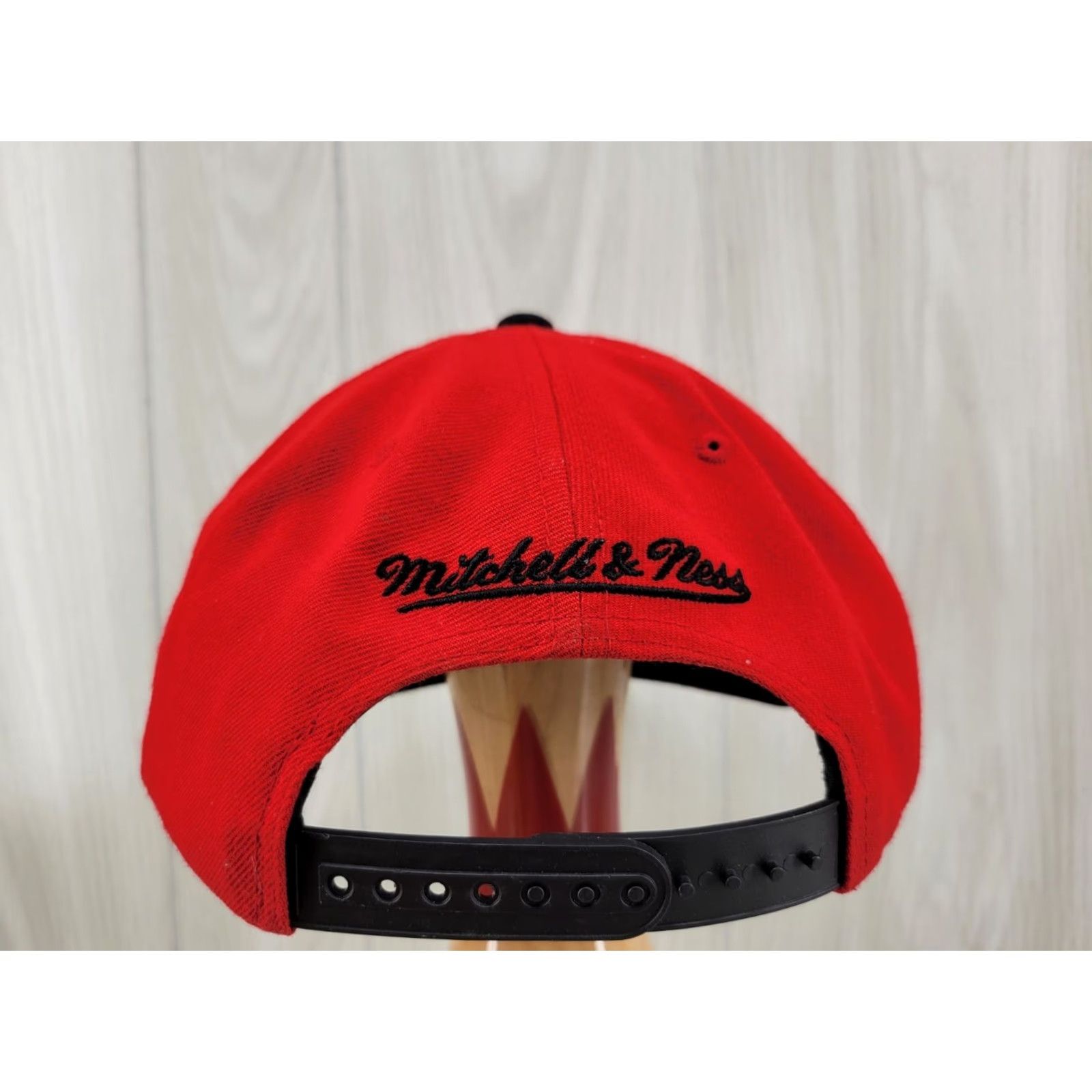 Mitchell & Ness VINTAGE? Chicago Bulls Mitchell & Ness Snapback Hat Black Red Men Adjustable Red Cap Size ONE SIZE - 6 Thumbnail