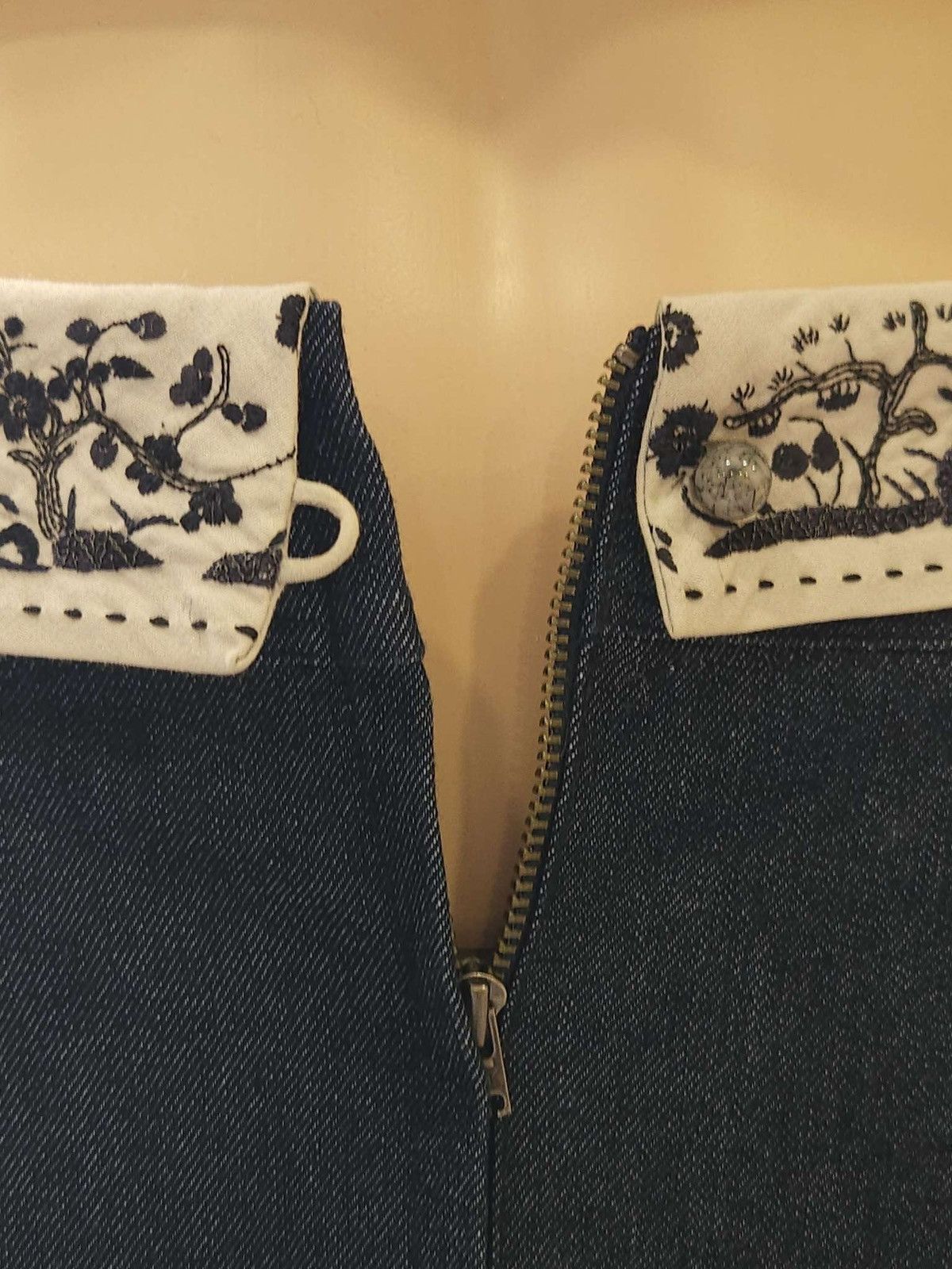 Vintage Rare Vintage Hand-Embroidered Mini Skirt By SHIATZY CHEN Size 28" / US 6 / IT 42 - 12 Thumbnail