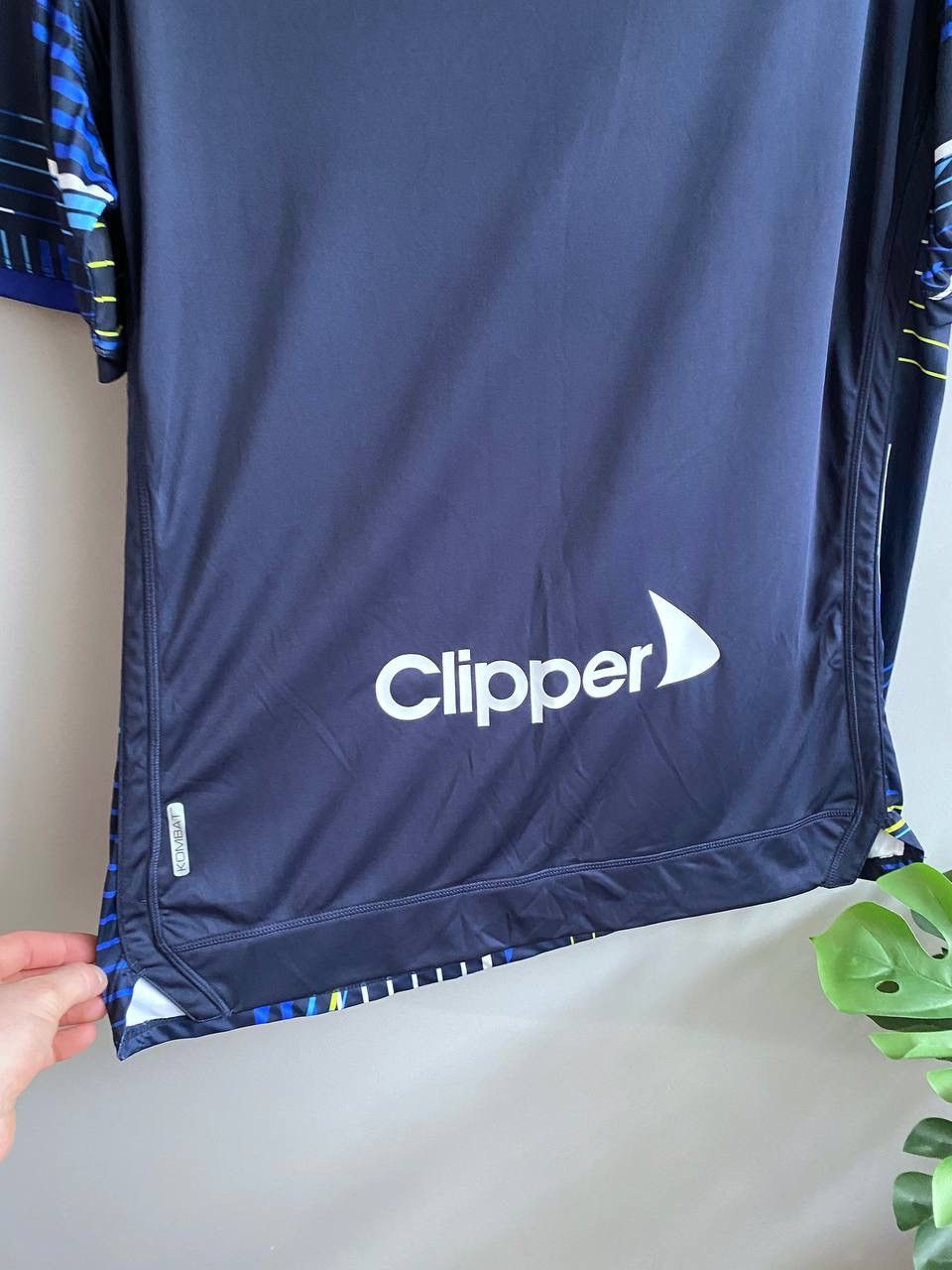 Kappa Leeds United 2018/19 Away Football Soccer Jersey, Size XL Size US XL / EU 56 / 4 - 10 Thumbnail