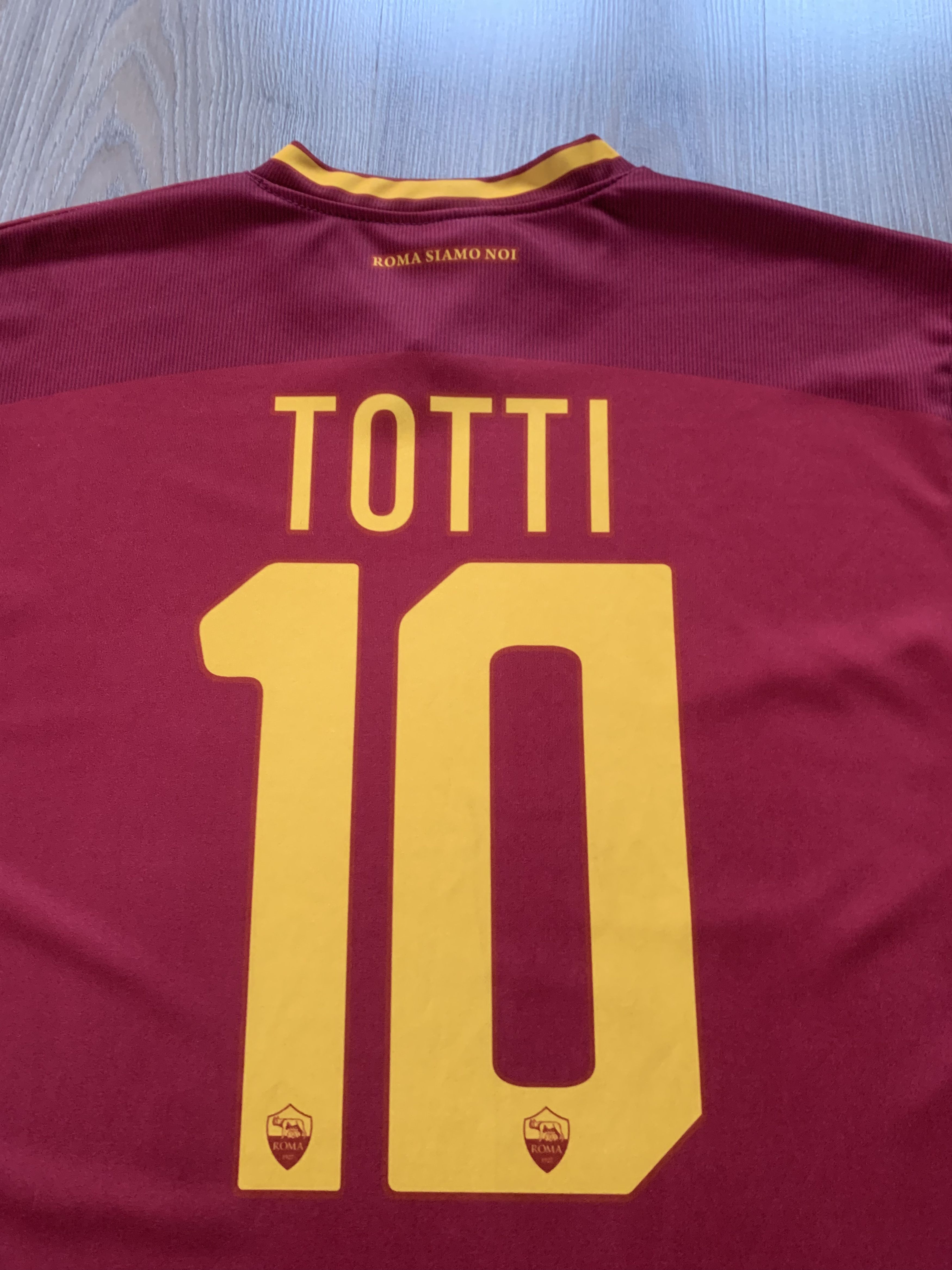 Other Mens AS Roma Totti #10 Red Home Jersey Size US M / EU 48-50 / 2 - 4 Thumbnail