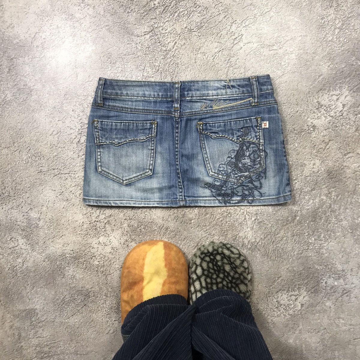 Vintage Vintage Y2K Sun Faded Mini Skirt Streetwear Grunge Baggy 28 Size 28" / US 6 / IT 42 - 4 Thumbnail