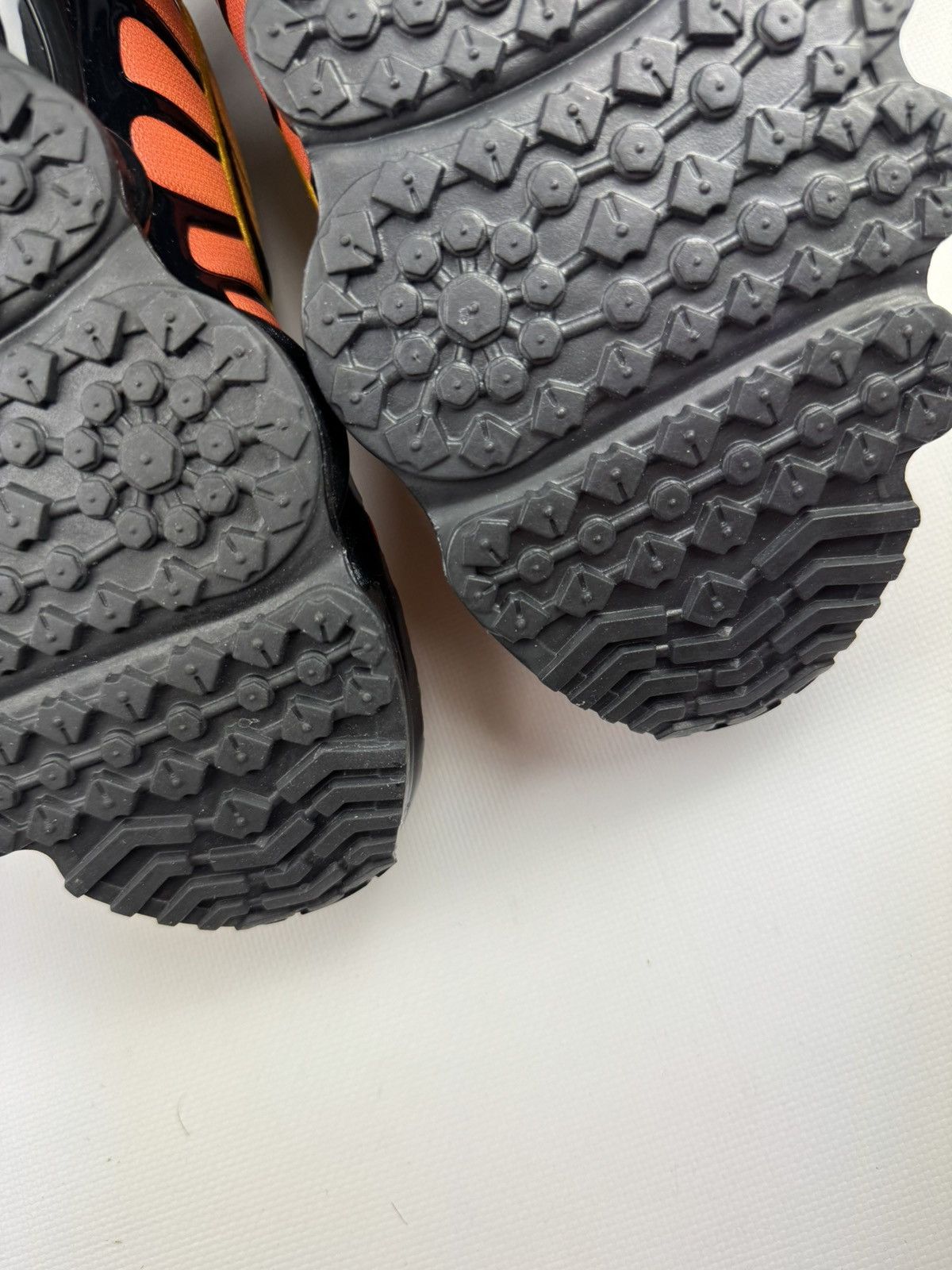 Nike Nike Shox TL Sunrise US9 Size US 9.5 / EU 42-43 - 15 Thumbnail