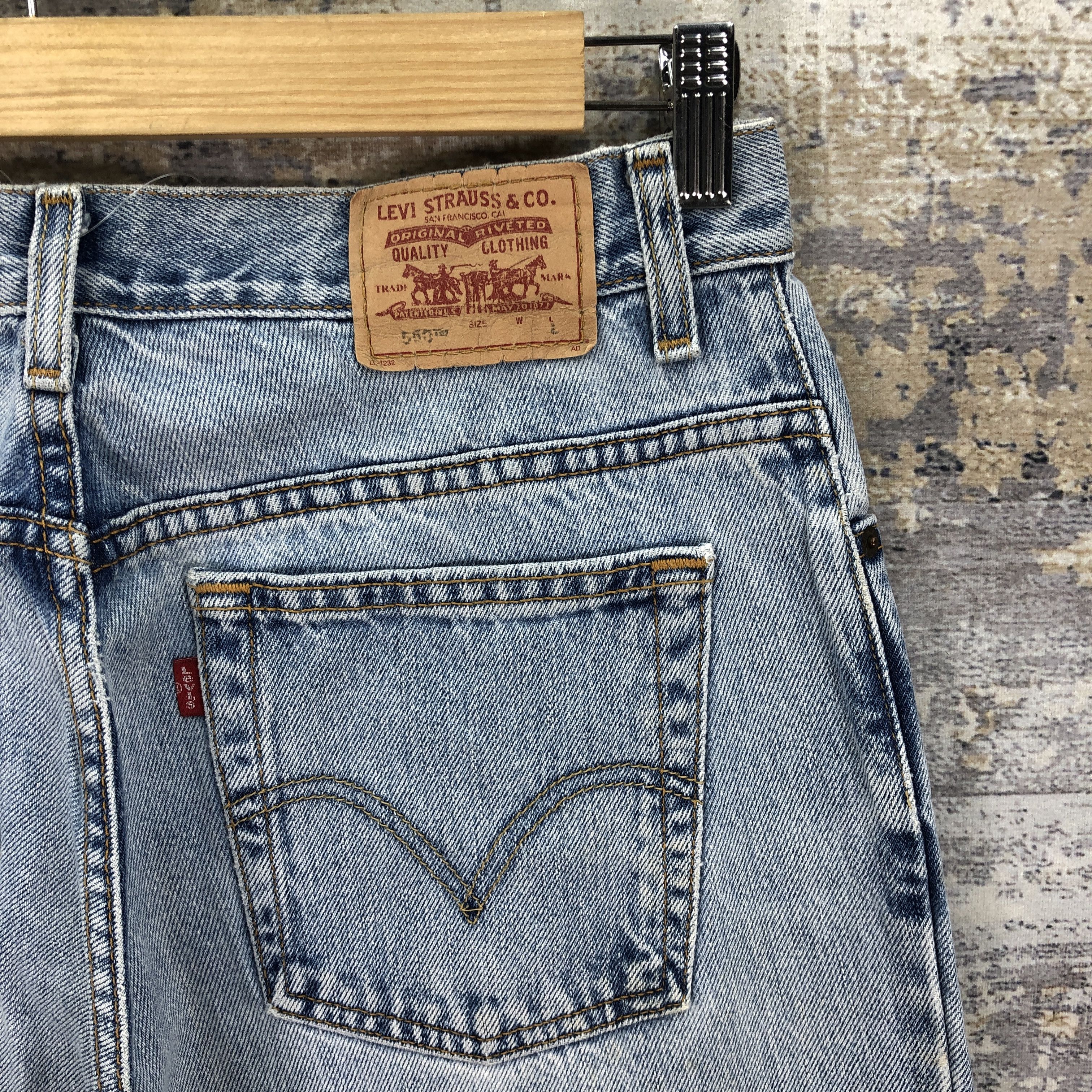 Levi's Vintage Levis 550 Light Wash Jeans Levi's Faded Denim Size US 32 / EU 48 - 5 Thumbnail