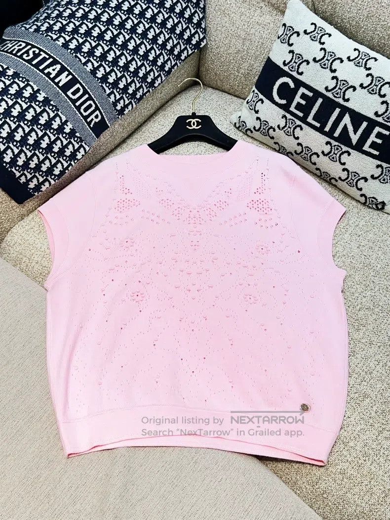 Chanel Chanel Pink hollow knit sleeveless Size S / US 4 / IT 40 - 1 Thumbnail