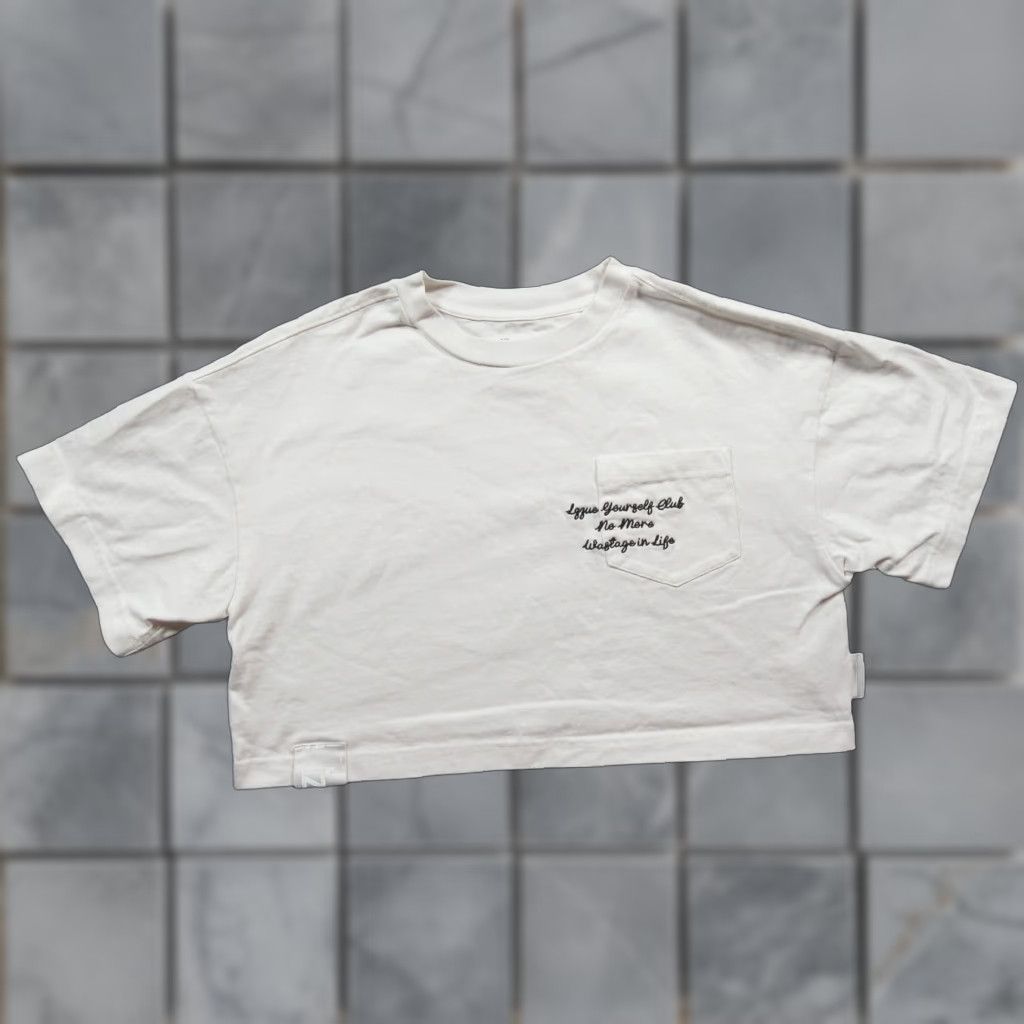 izzue Izzue Shirt Womens XS White Pocket Tee Cropped Short Sleeve Crew Neck Pullover T-Shirt Casual Ladies XS White Cotton Knit Cropped Fit All Seasons Size XS / US 0-2 / IT 36-38 - 1 Thumbnail