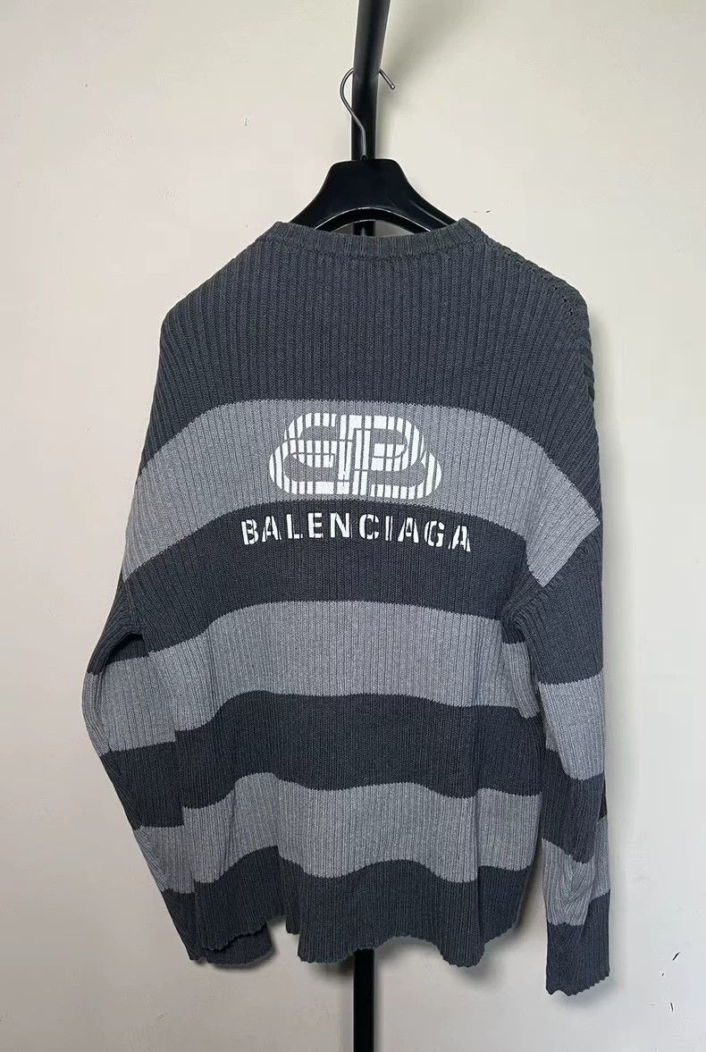 Balenciaga Balenciaga Grey striped back lock letter sweater Size US XS / EU 42 / 0 - 2 Thumbnail