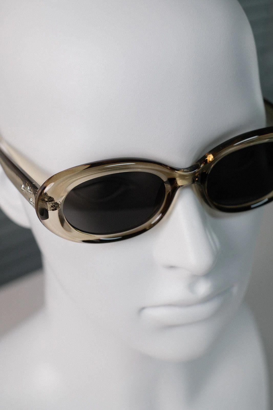 Japanese Brand Vtg Y2k Avant Garde Small Oval Sunglasses Black Unisex OS Size ONE SIZE - 2 Thumbnail