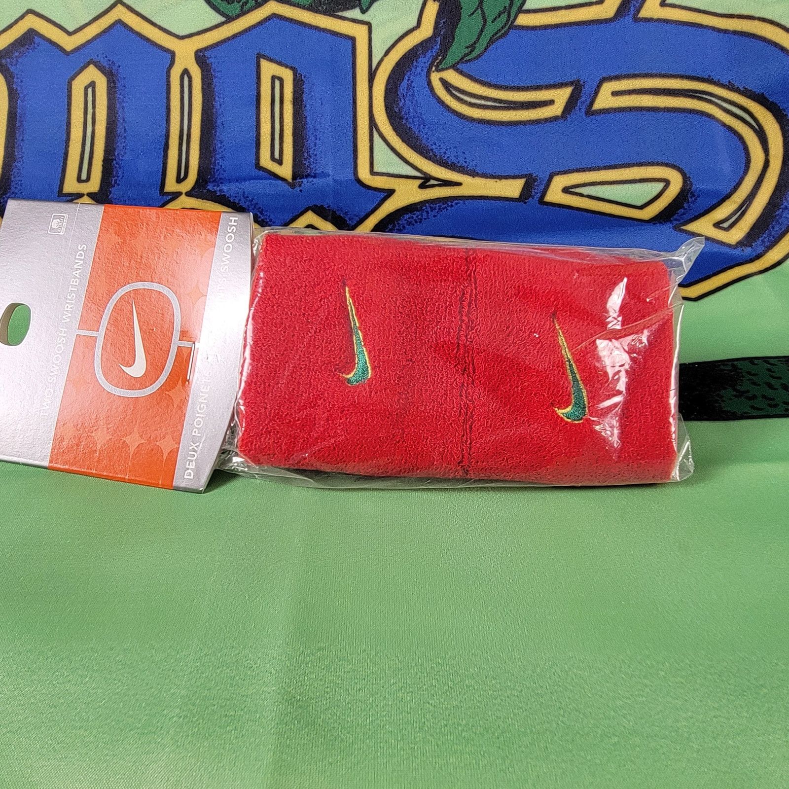 Nike Vintage Nike Two Double Wide Wristbands Red/Green 2003 Size ONE SIZE - 1 Thumbnail