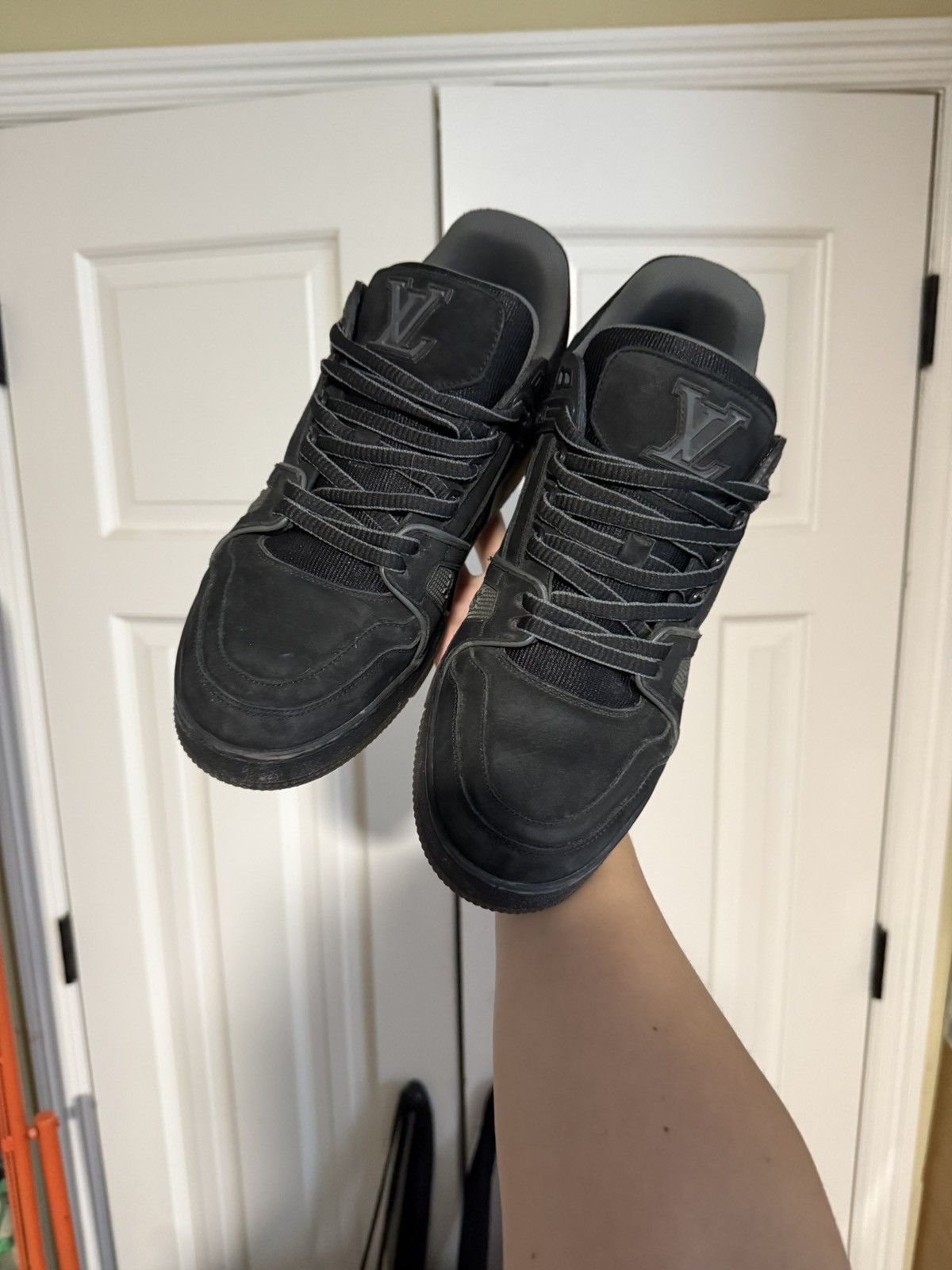 Louis Vuitton Louis Vuitton Black Suede Trainer Sneaker Size US 9 / EU 42 - 2 Thumbnail