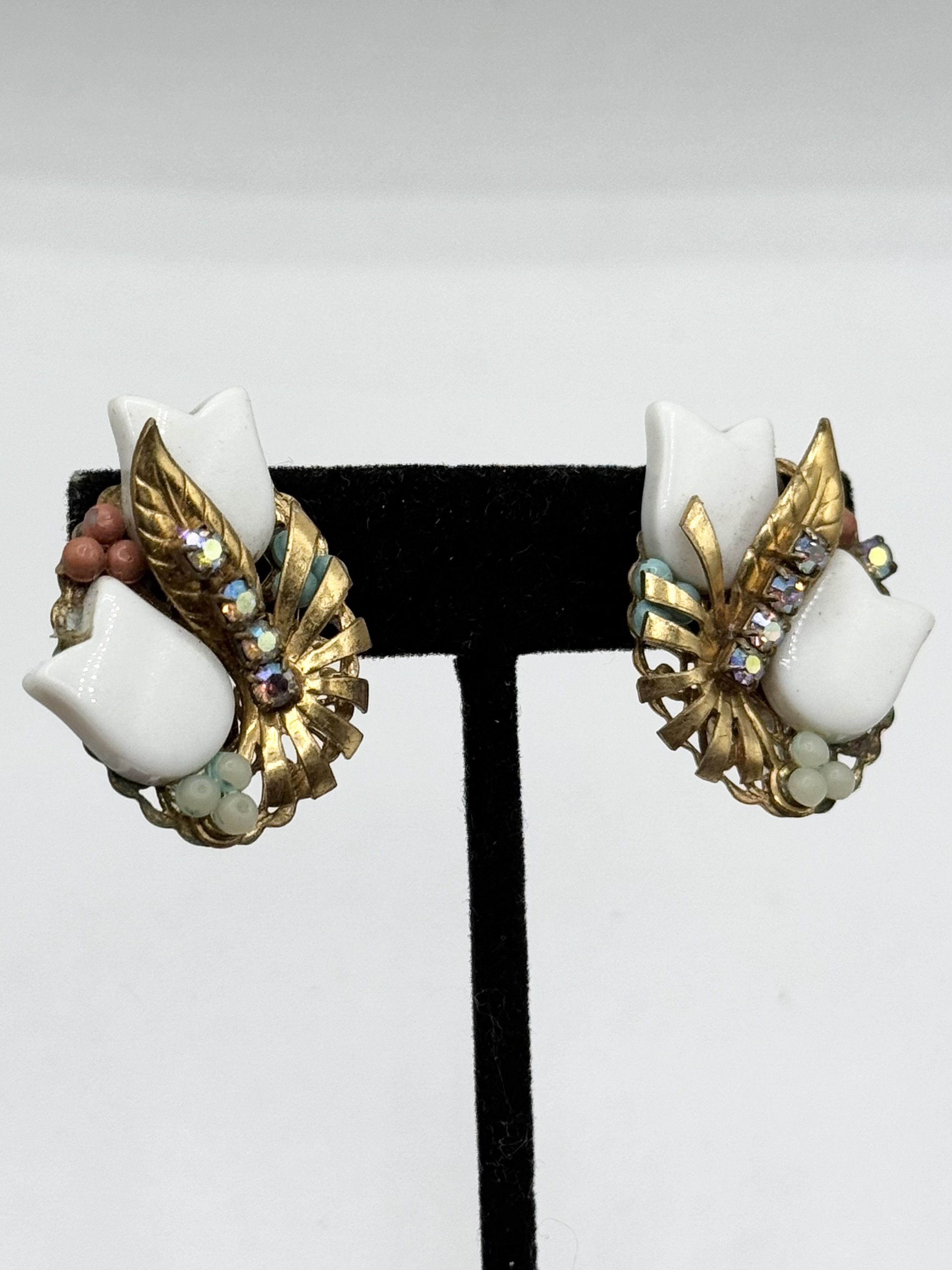 Vintage Vintage rhinestone beaded flower earrings Size ONE SIZE - 2 Thumbnail