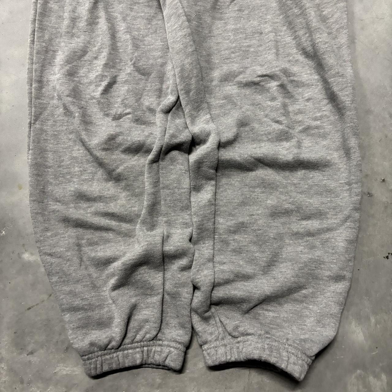 Japanese Brand × Vintage Crazy Vintage Y2K/2000s Light Grey Essential Sweatpants! Size US 30 / EU 46 - 5 Thumbnail