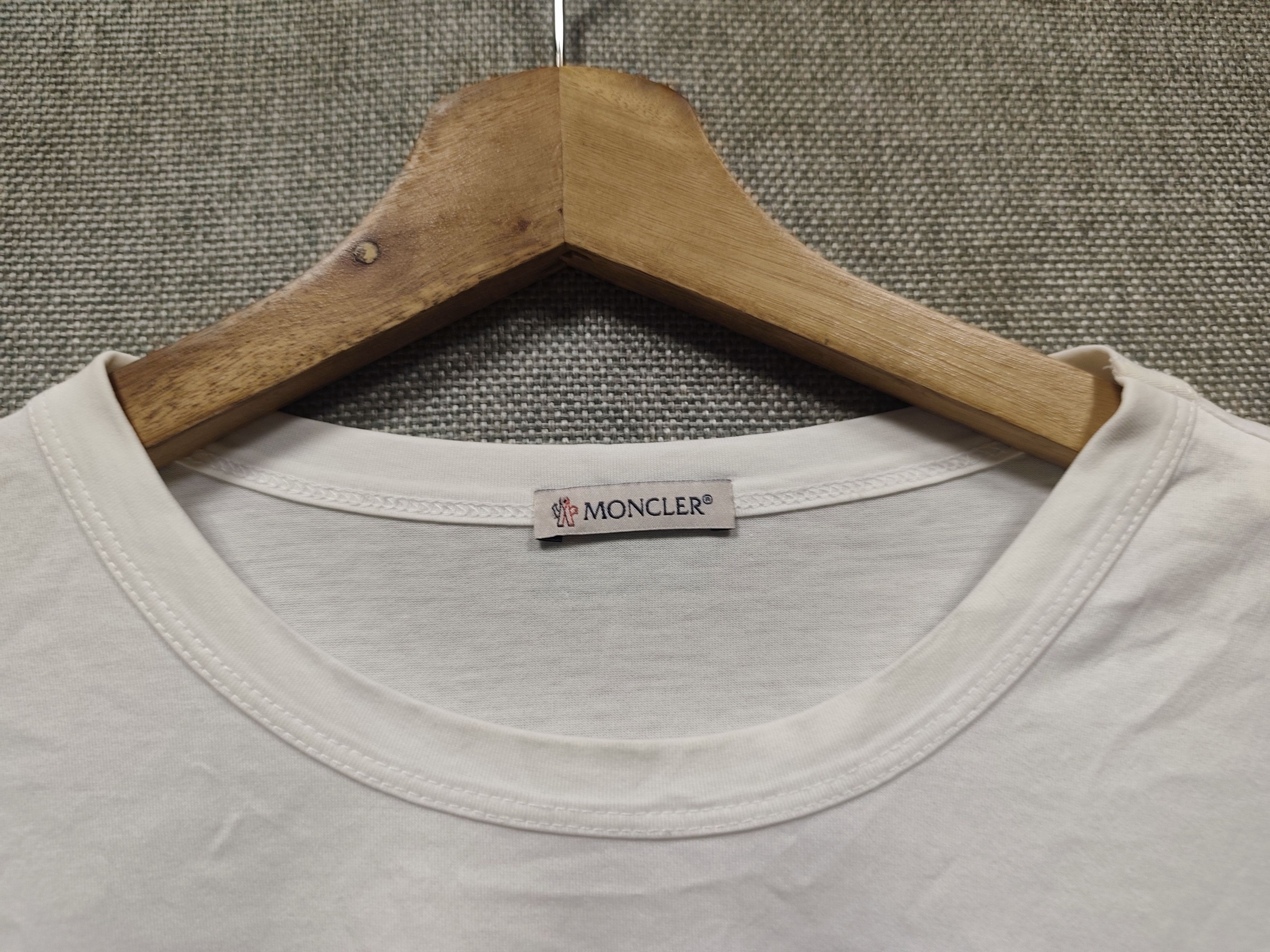 Moncler Moncler tee Size US L / EU 52-54 / 3 - 3 Thumbnail