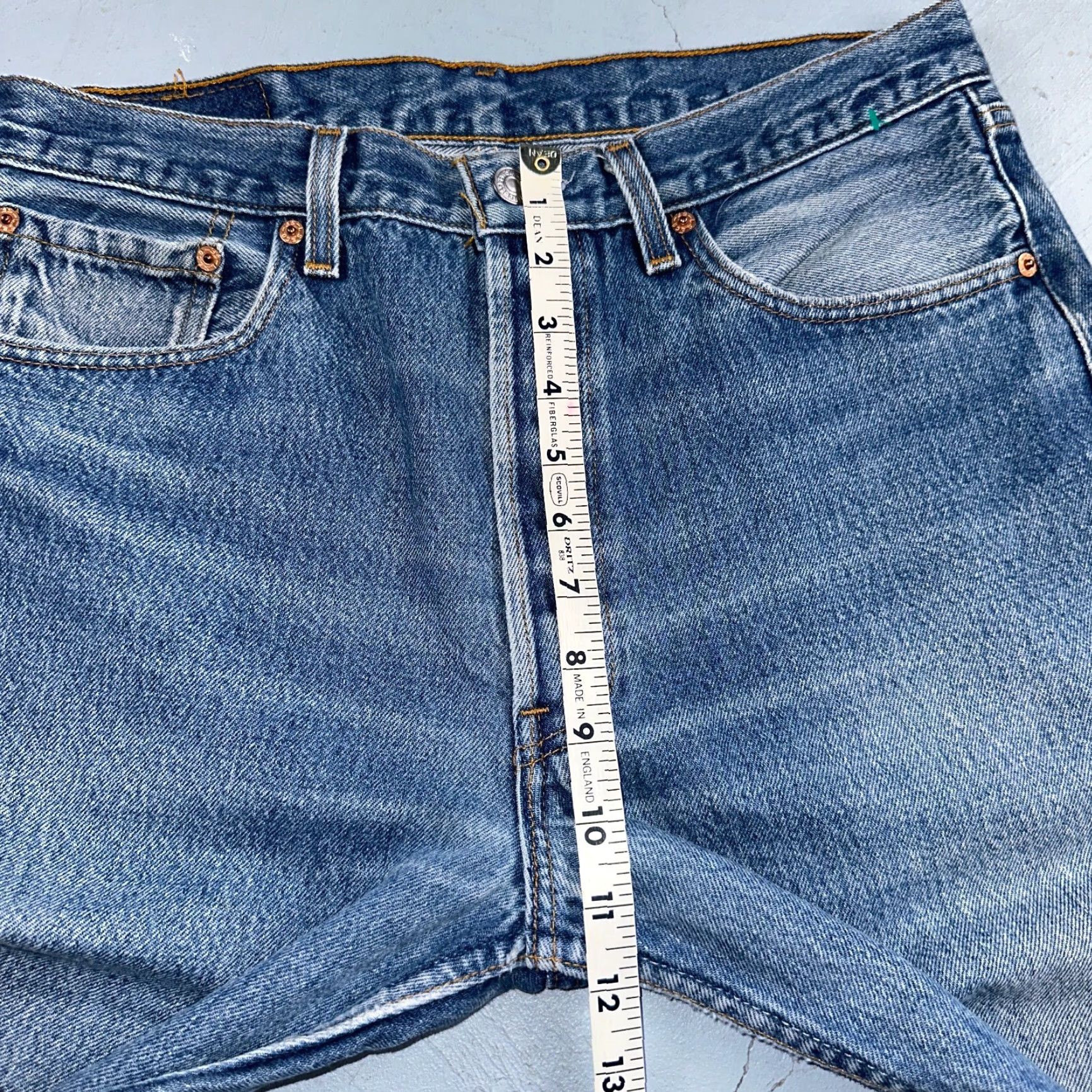 Levi's VINTAGE Levi's 501 Jeans Men 34x30 Blue Light Wash 90s USA Straight Classic 34 Regular Denim Cotton Button Rise Mid (10-12 in) Size US 34 / EU 50 - 6 Thumbnail
