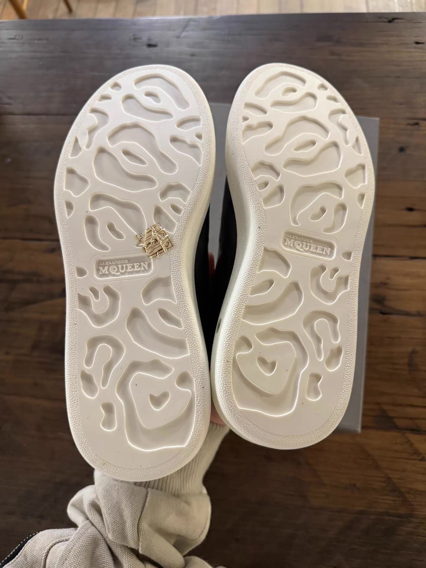 Alexander McQueen Alexander McQueen 16SS Mirror‑Studded White Sneakers Ｑ25 Size US 8 / EU 41 - 4 Thumbnail