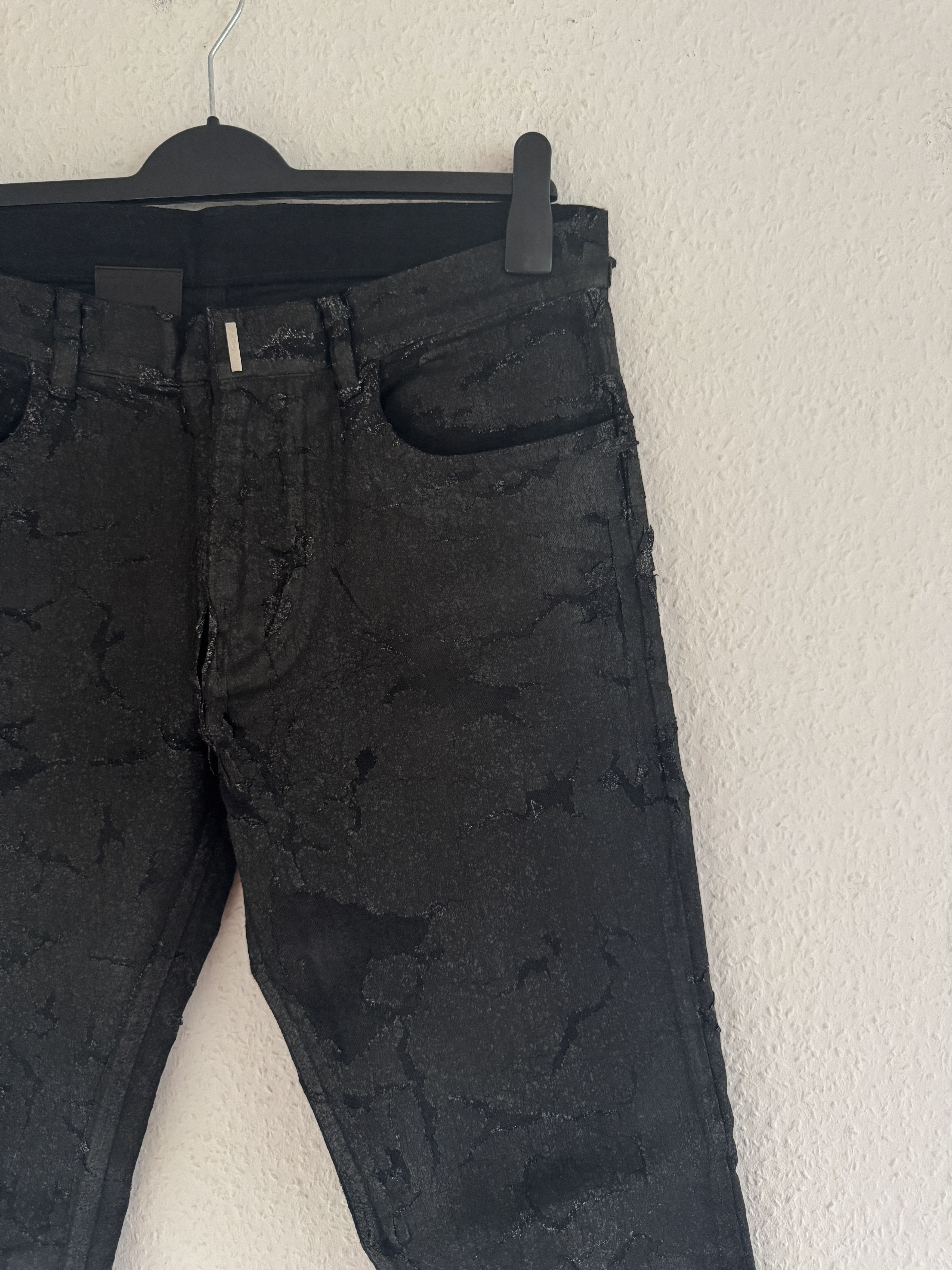 Cracked Paint Slim-Fit Denim Pants – Black