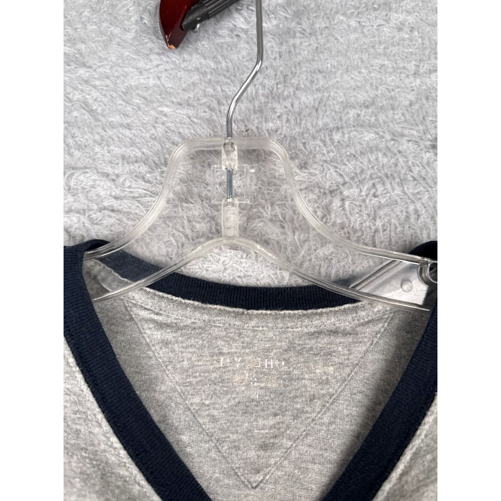 Tommy Hilfiger Tommy Hilfiger Shirt Adult Large Gray Short Sleeve Crew Neck 100% Cotton Logo Tee Mens L Gray 100% Cotton Size US L / EU 52-54 / 3 - 7 Thumbnail