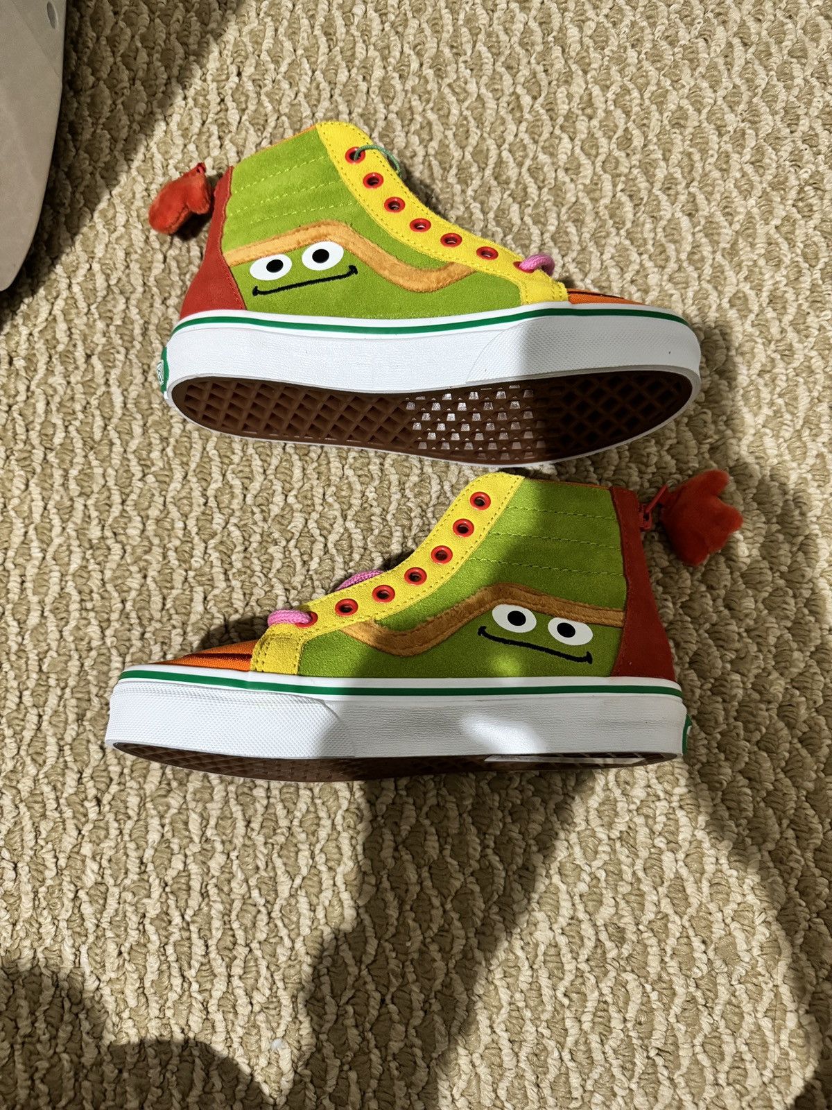 Vans Van x Sesame Street Size US 5 / EU 37 - 2 Thumbnail