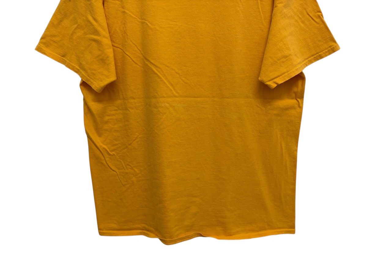 Gildan LEATHERFACE’S FRESH CUT MEATS CULT HORROR MOVIE GRAPHIC TEE Size US XL / EU 56 / 4 - 10 Thumbnail