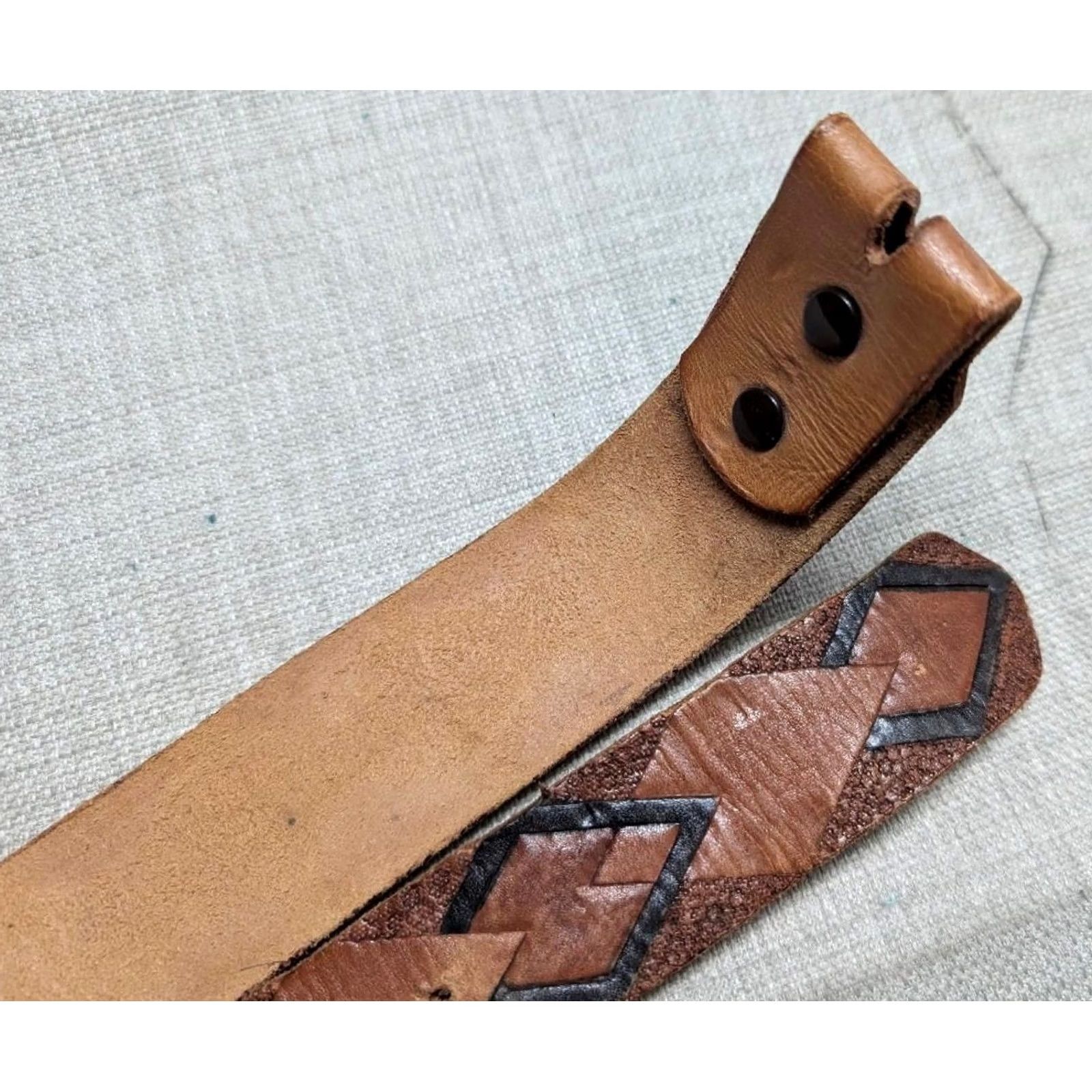 Vintage VINTAGE Western Belt Geometric Geometric 36 brown leather mens belt with buckle snaps 1970s 1-1/2" wide Size 36 - 6 Thumbnail