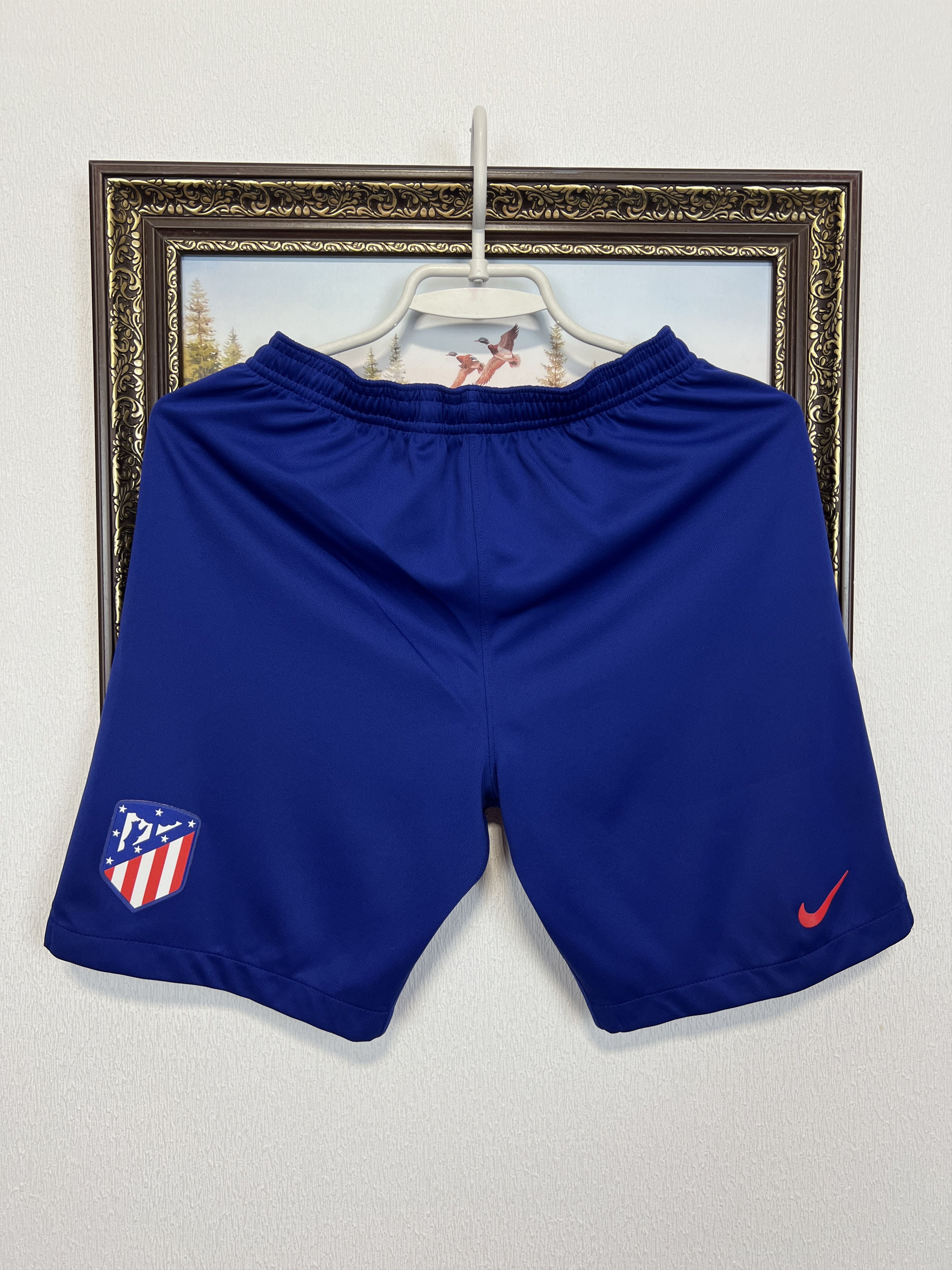 Nike Atletico Madrid Football Shorts Athletic Sport Size Boys L Size US 26 / EU 42 - 1 Thumbnail