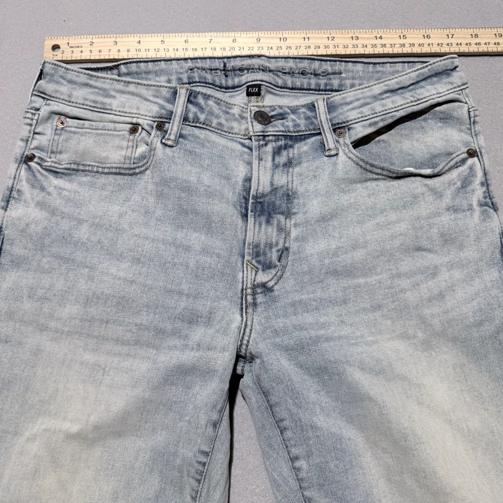 American Eagle Outfitters American Eagle Jeans Men's Light Wash Denim Stretch Classic Straight - 33X34 Size US 33 - 3 Thumbnail