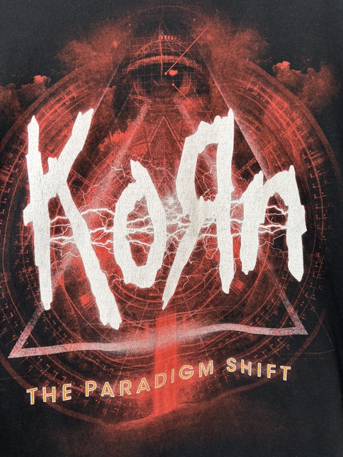 Vintage 2013 Korn 'The Paradigm Shift' Band T-Shirt Size US XL / EU 56 / 4 - 2 Thumbnail