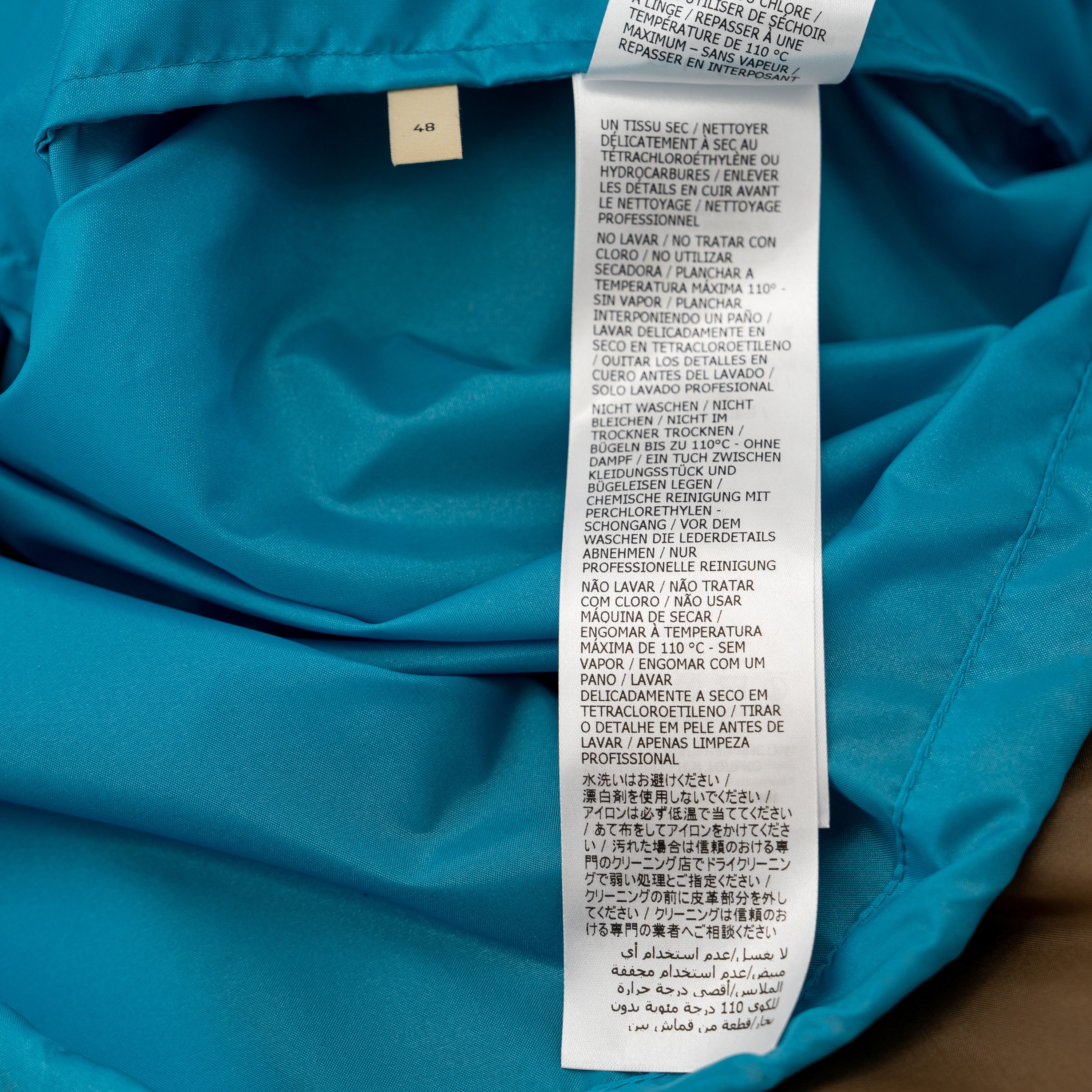 Gucci 48 M Gucci Hooded Block Jacket Windbreaker Blue Beige Red Size US M / EU 48-50 / 2 - 13 Thumbnail