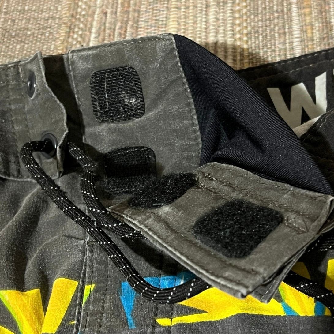 Tony Hawk Hawk Worldwide Originators board shorts men’s size 30. Size US 30 / EU 46 - 4 Thumbnail