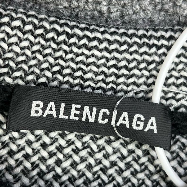 Balenciaga Balenciaga The bullet screen is full of sweaters. Size US M / EU 48-50 / 2 - 4 Thumbnail