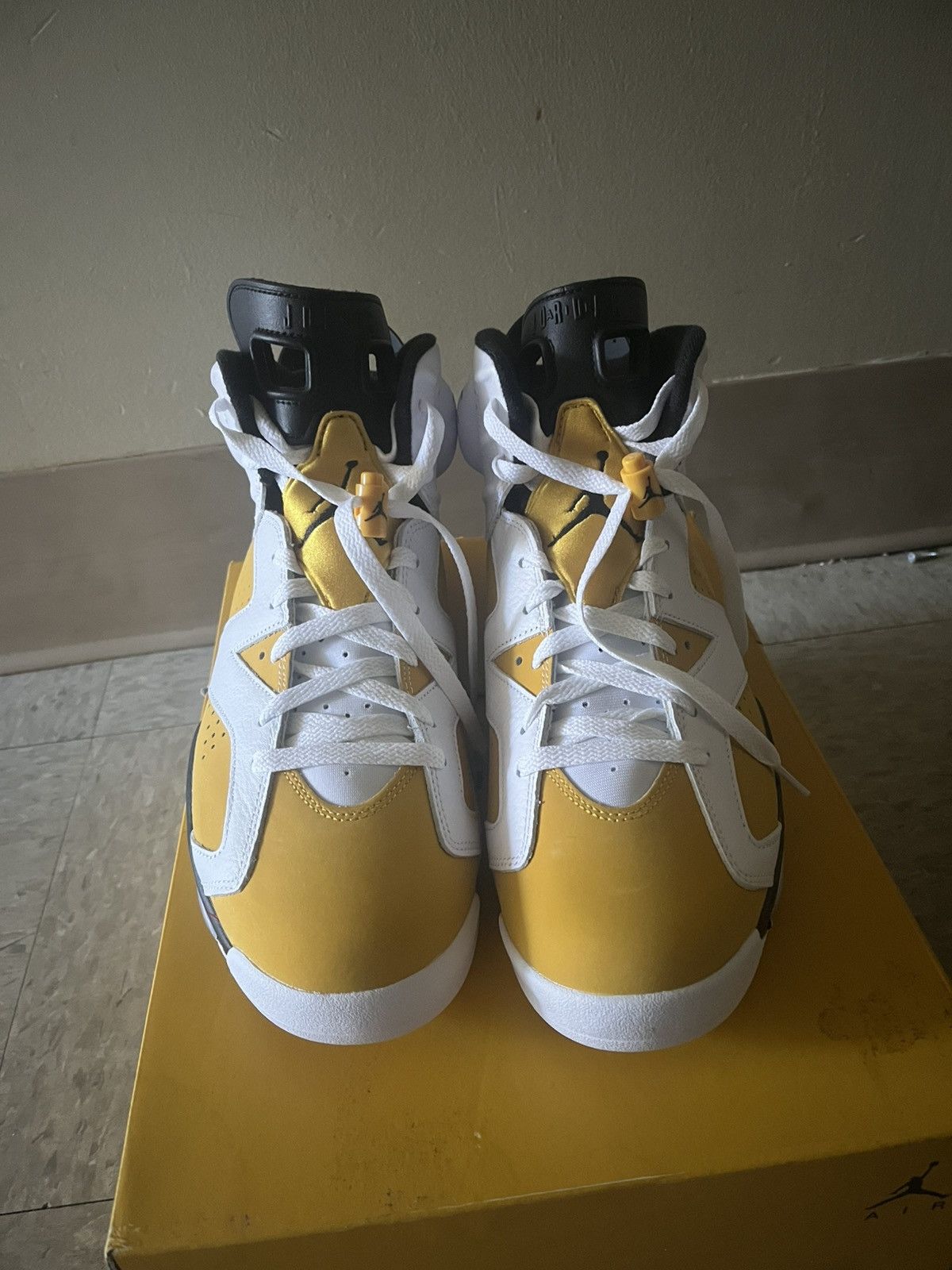 Jordan Brand 2024 Air Jordan 6 Retro 'Yellow Ochre' Size US 12 / EU 45 - 7 Thumbnail